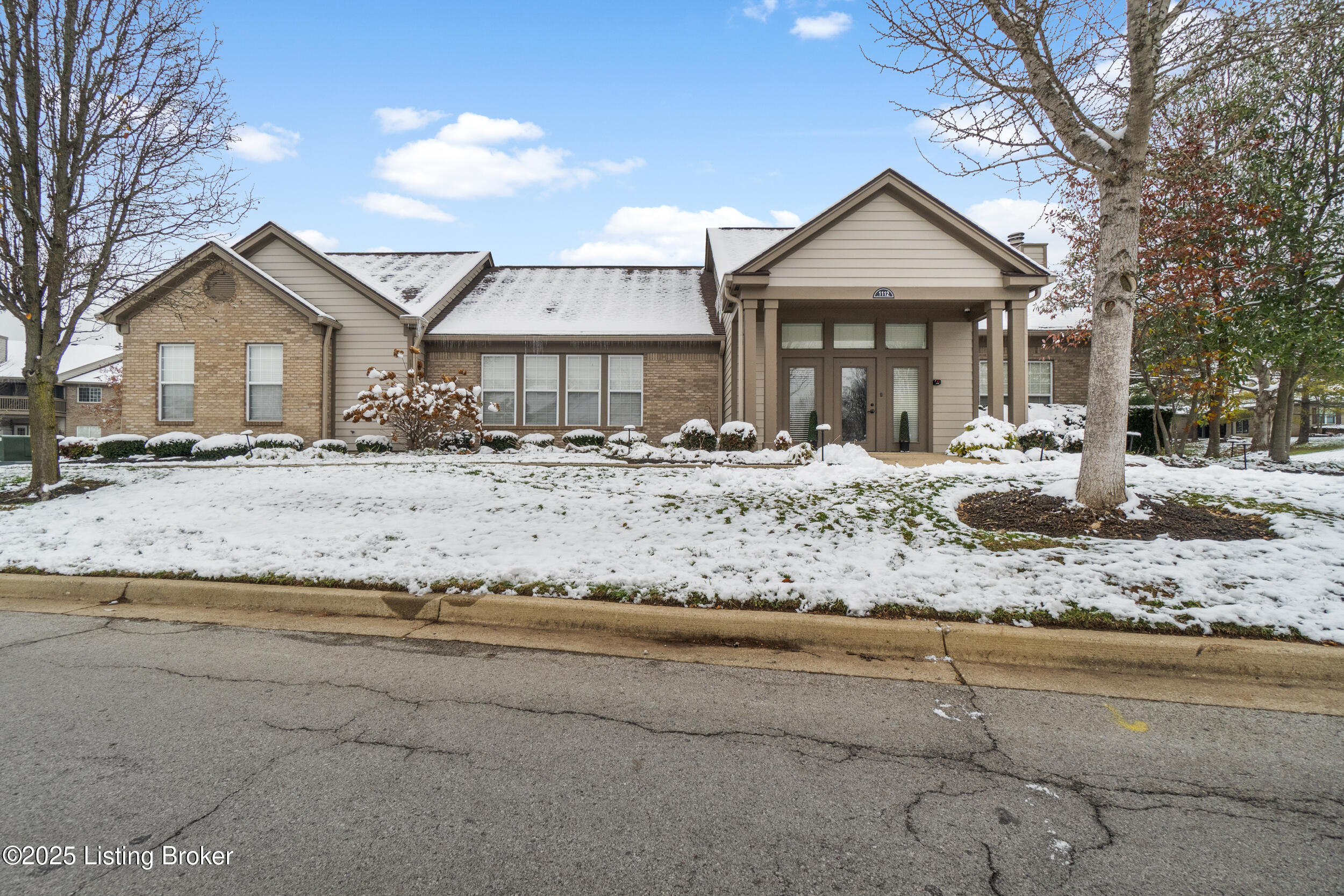 1100 Swan Pointe Blvd