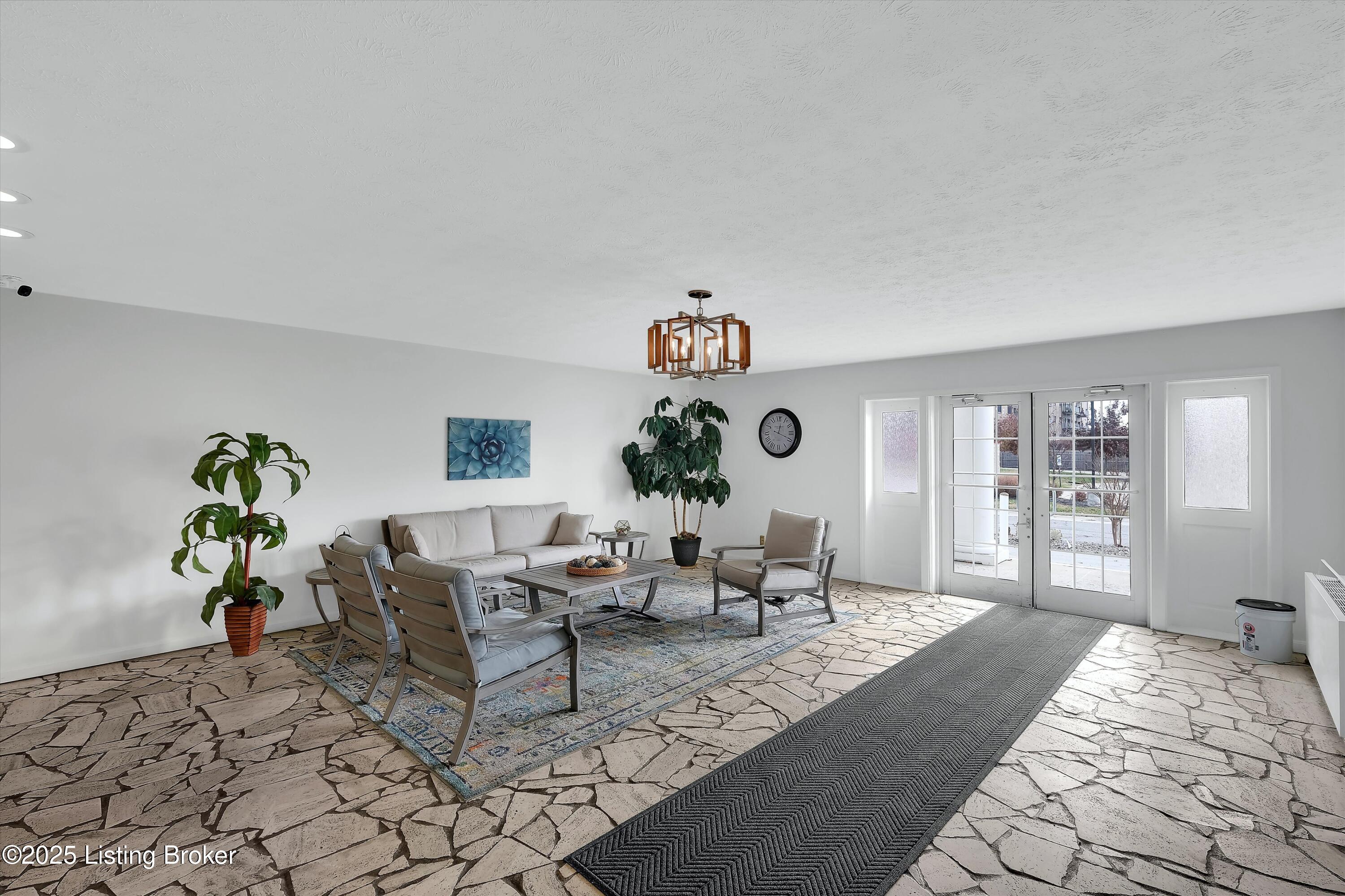 301 El Conquistador Pl