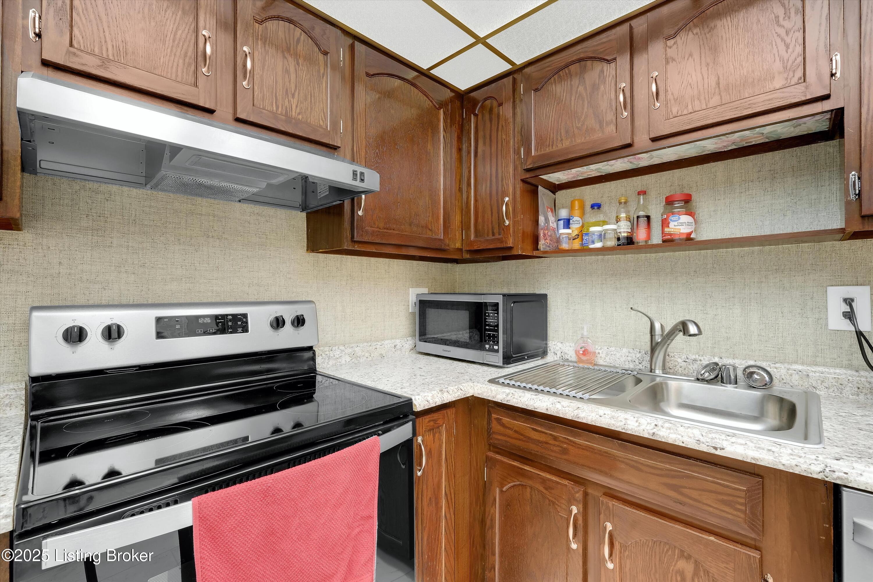 301 El Conquistador Pl