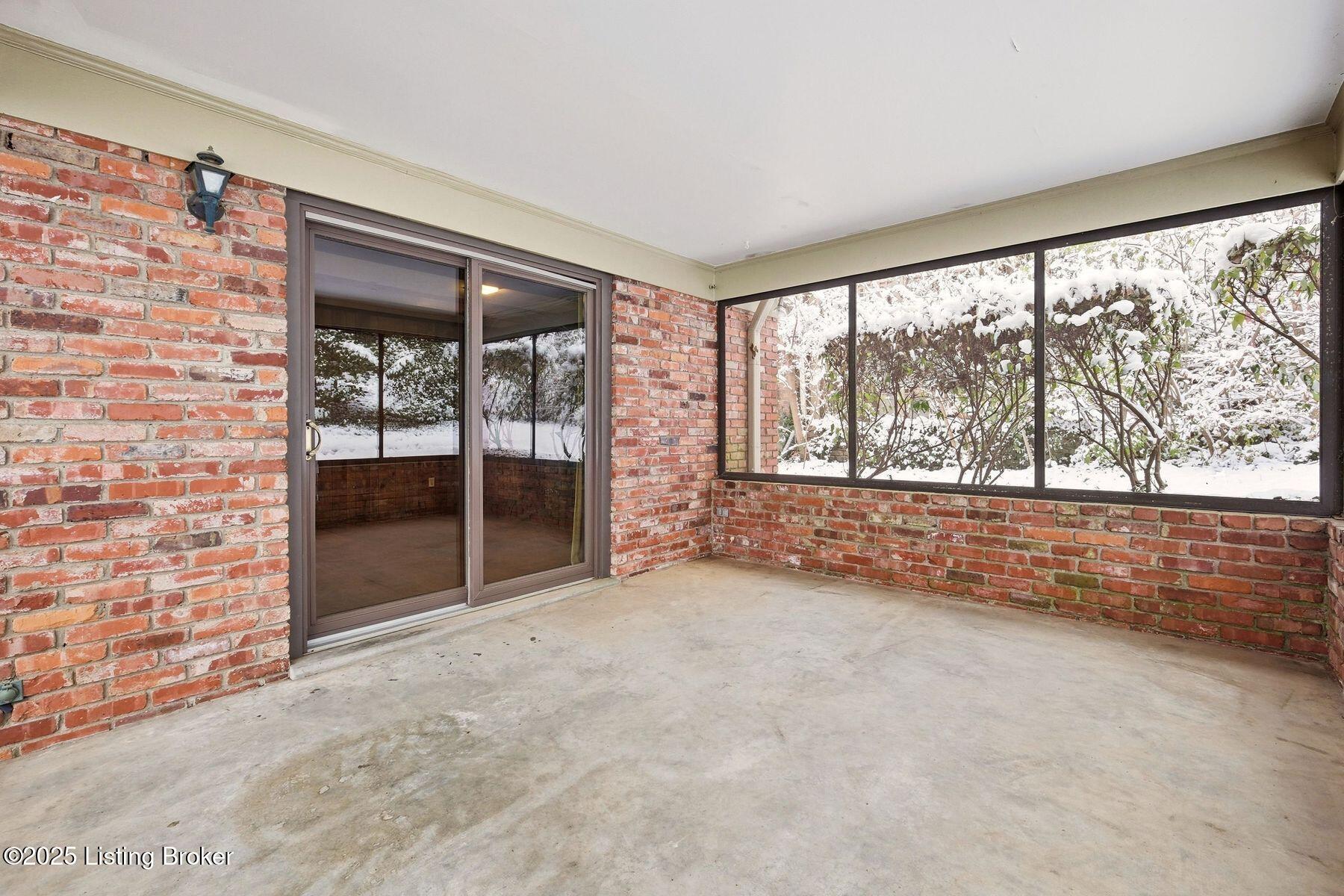 3103 Springcrest Dr