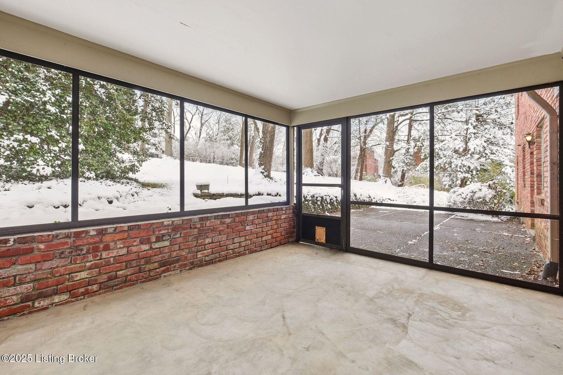 3103 Springcrest Dr