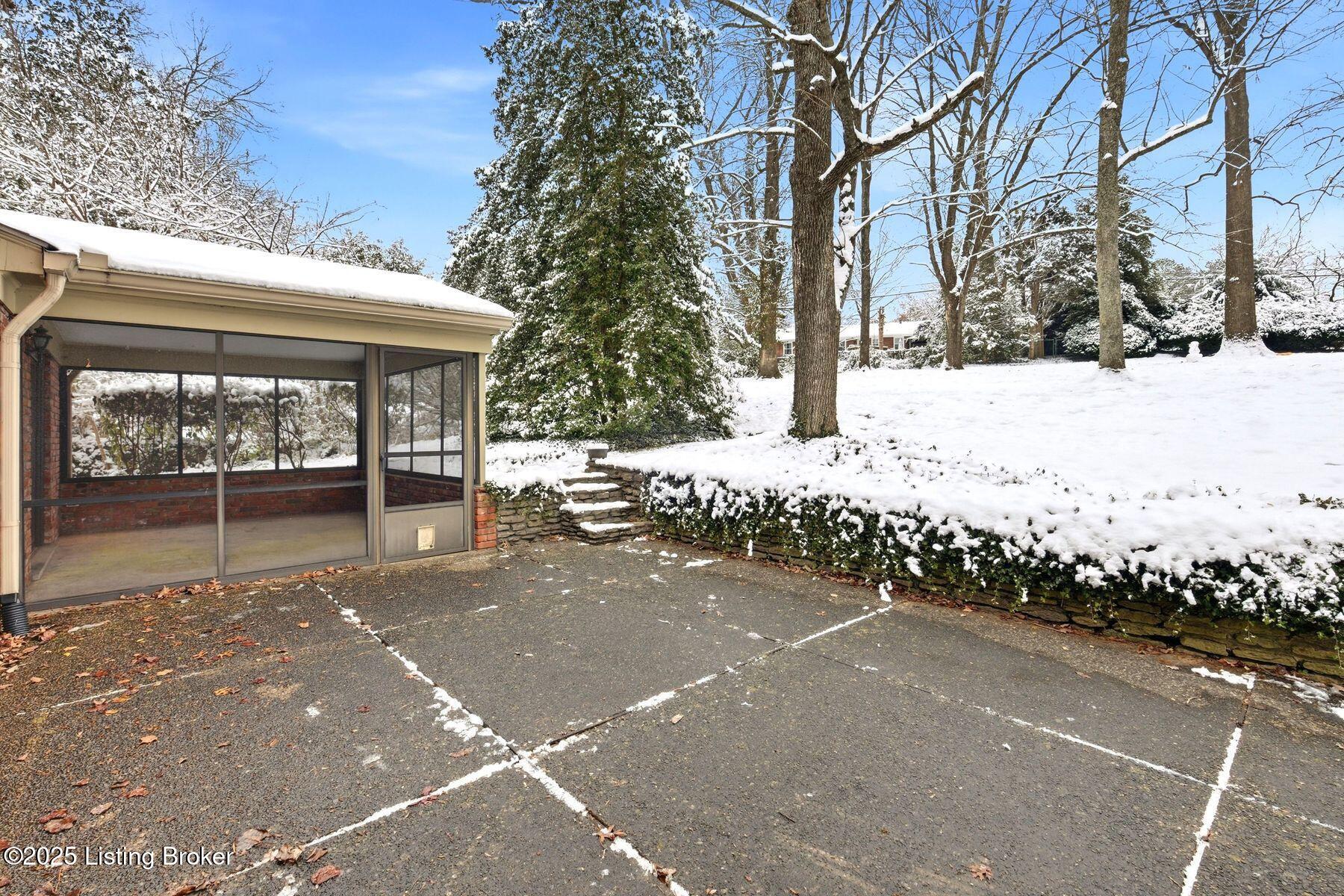 3103 Springcrest Dr