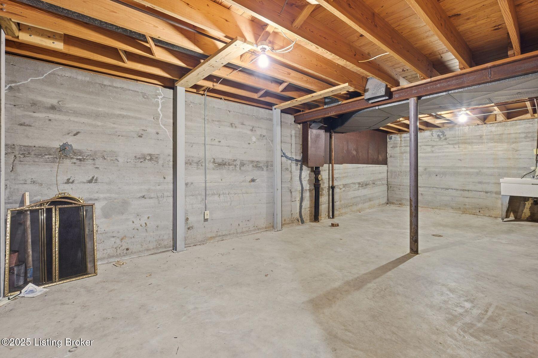 3103 Springcrest Dr