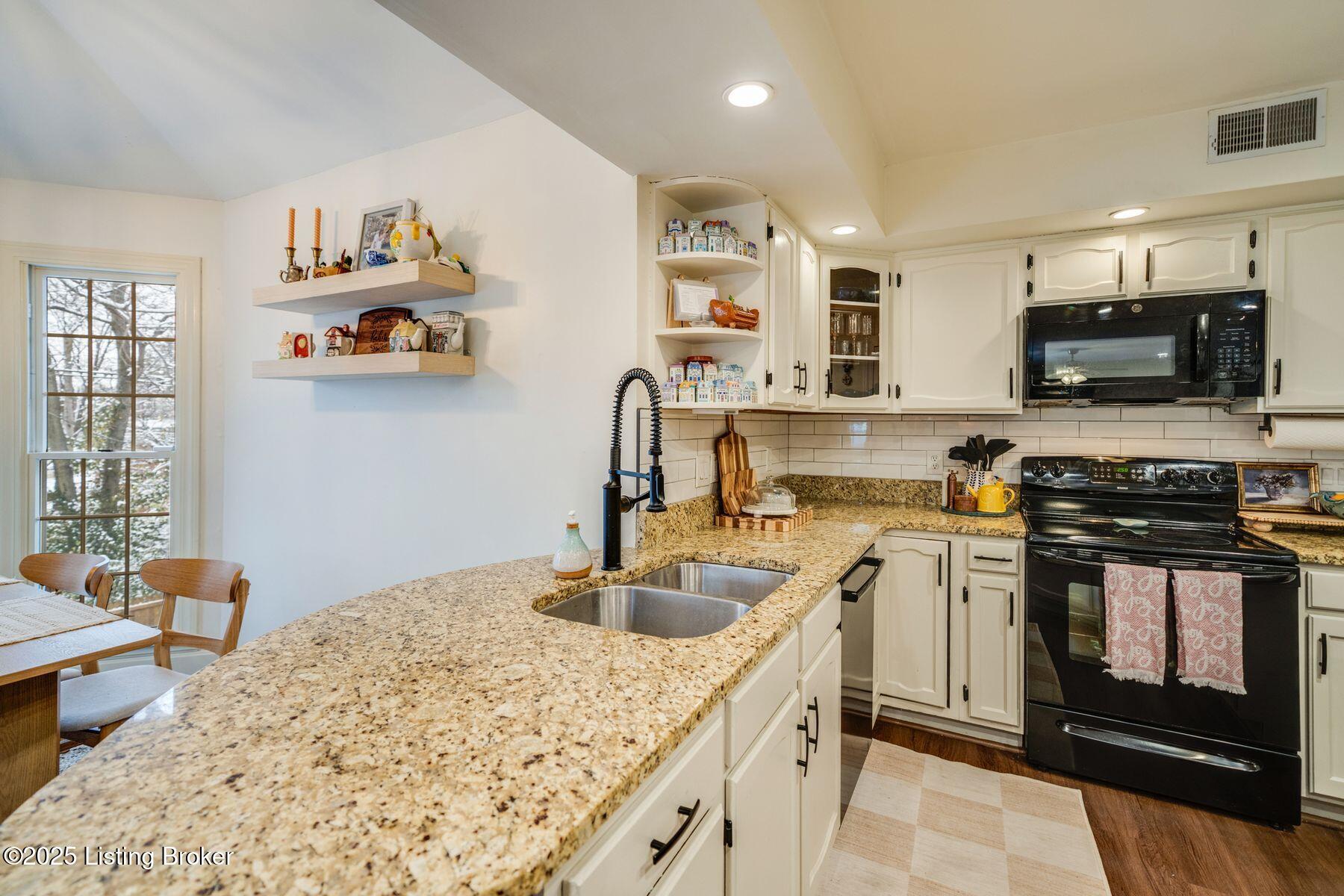 2801 Antone Pkwy