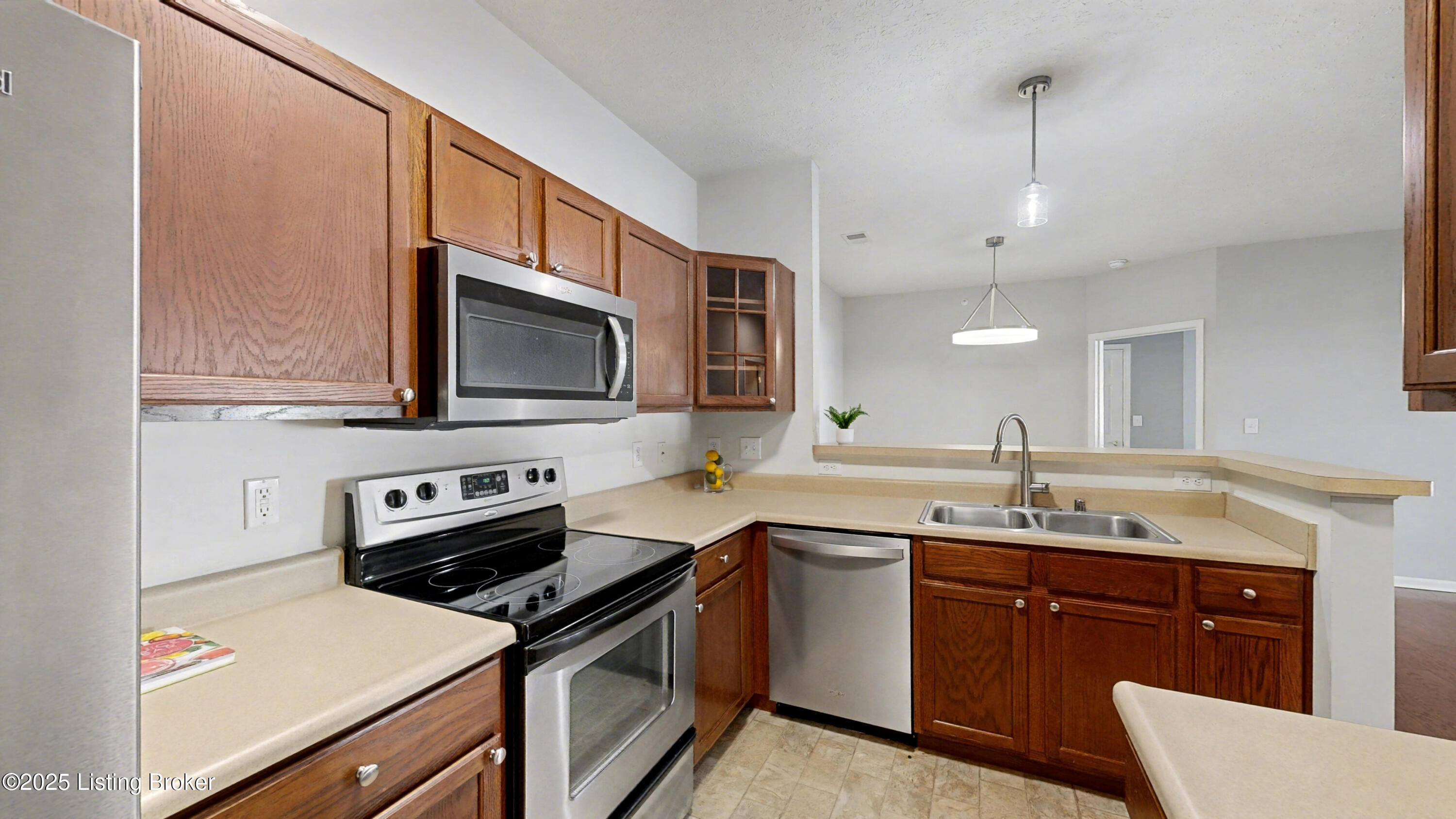 2602 Aristocrat Pl 101