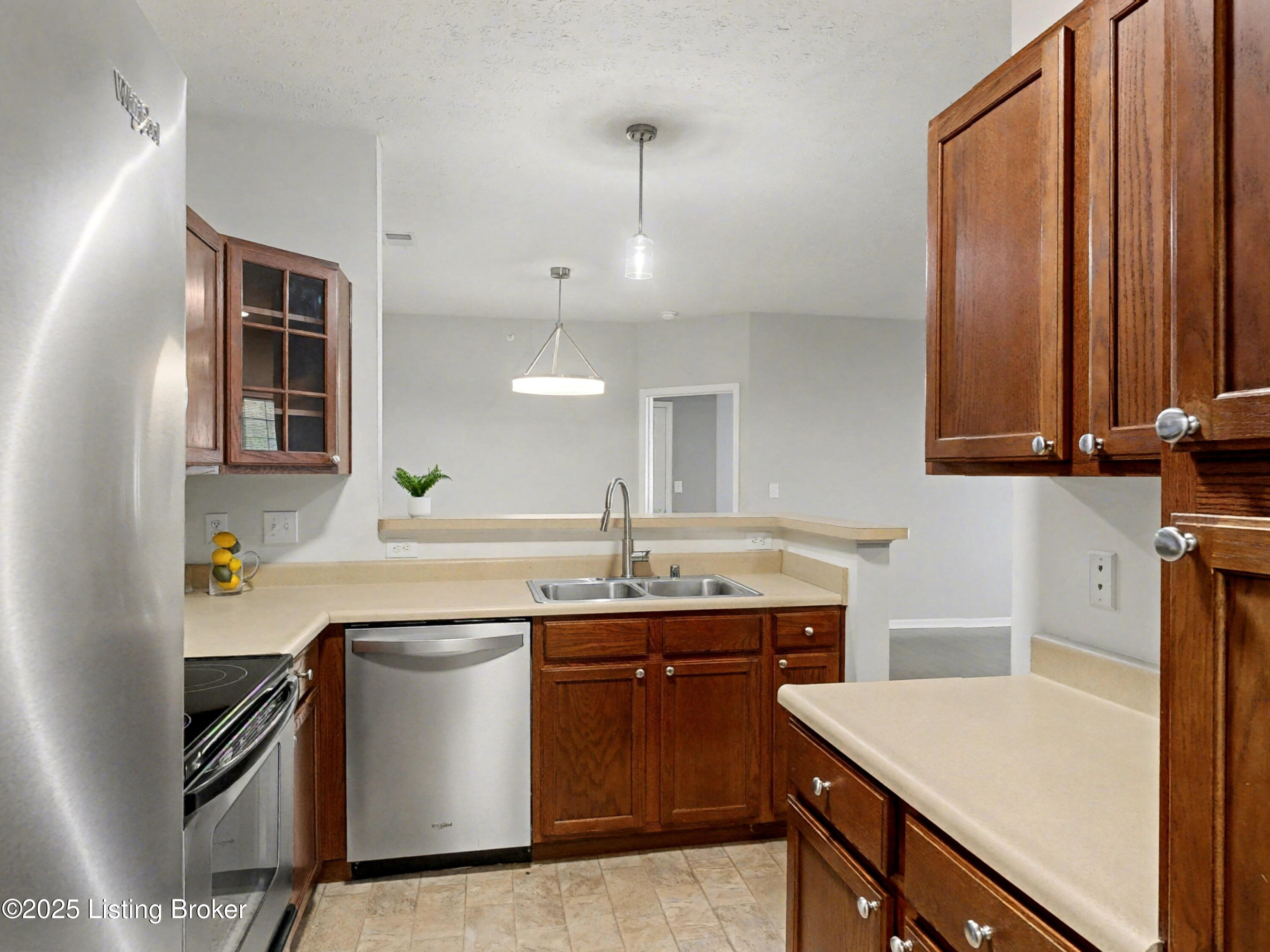 2602 Aristocrat Pl 101