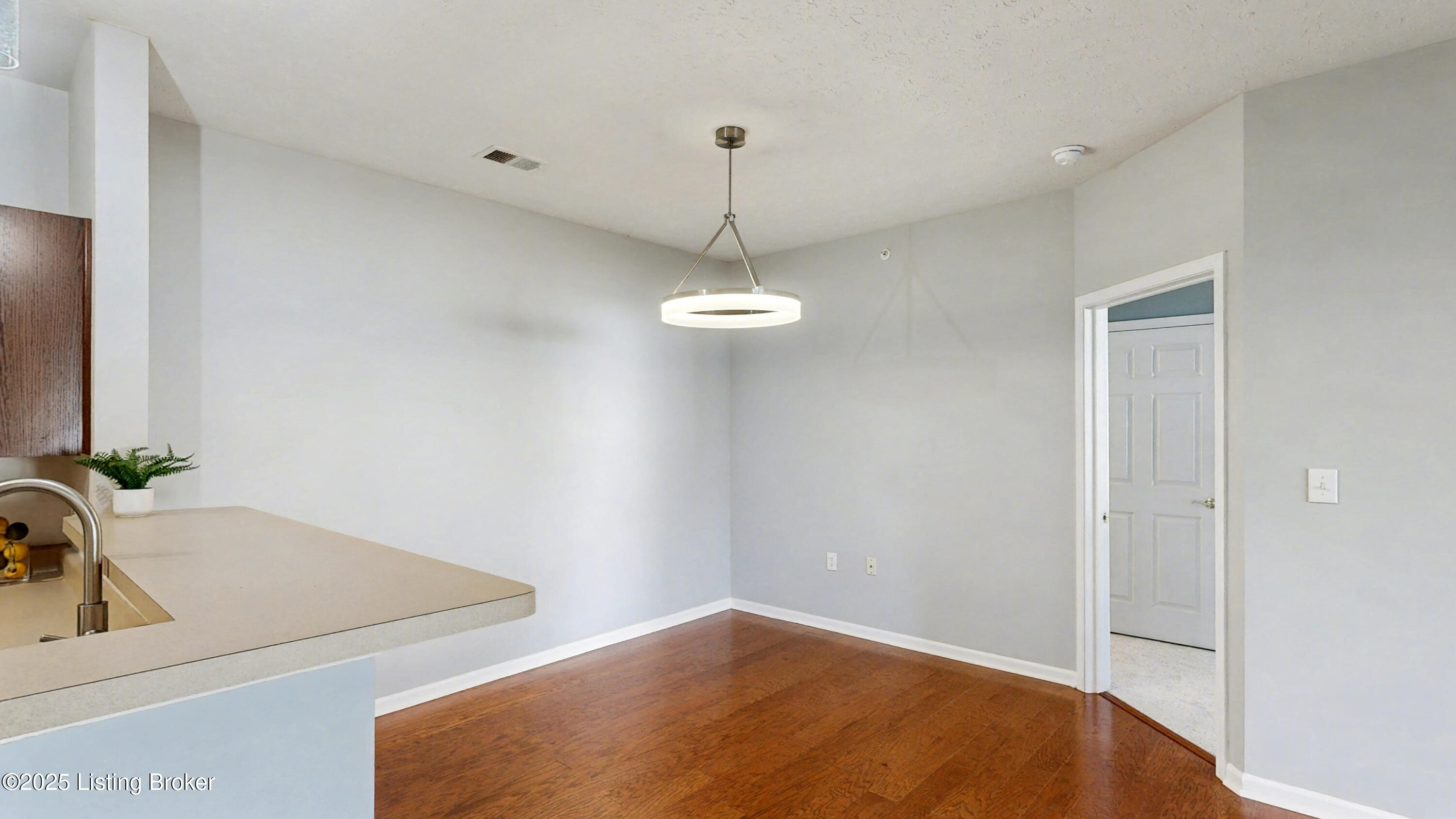 2602 Aristocrat Pl 101