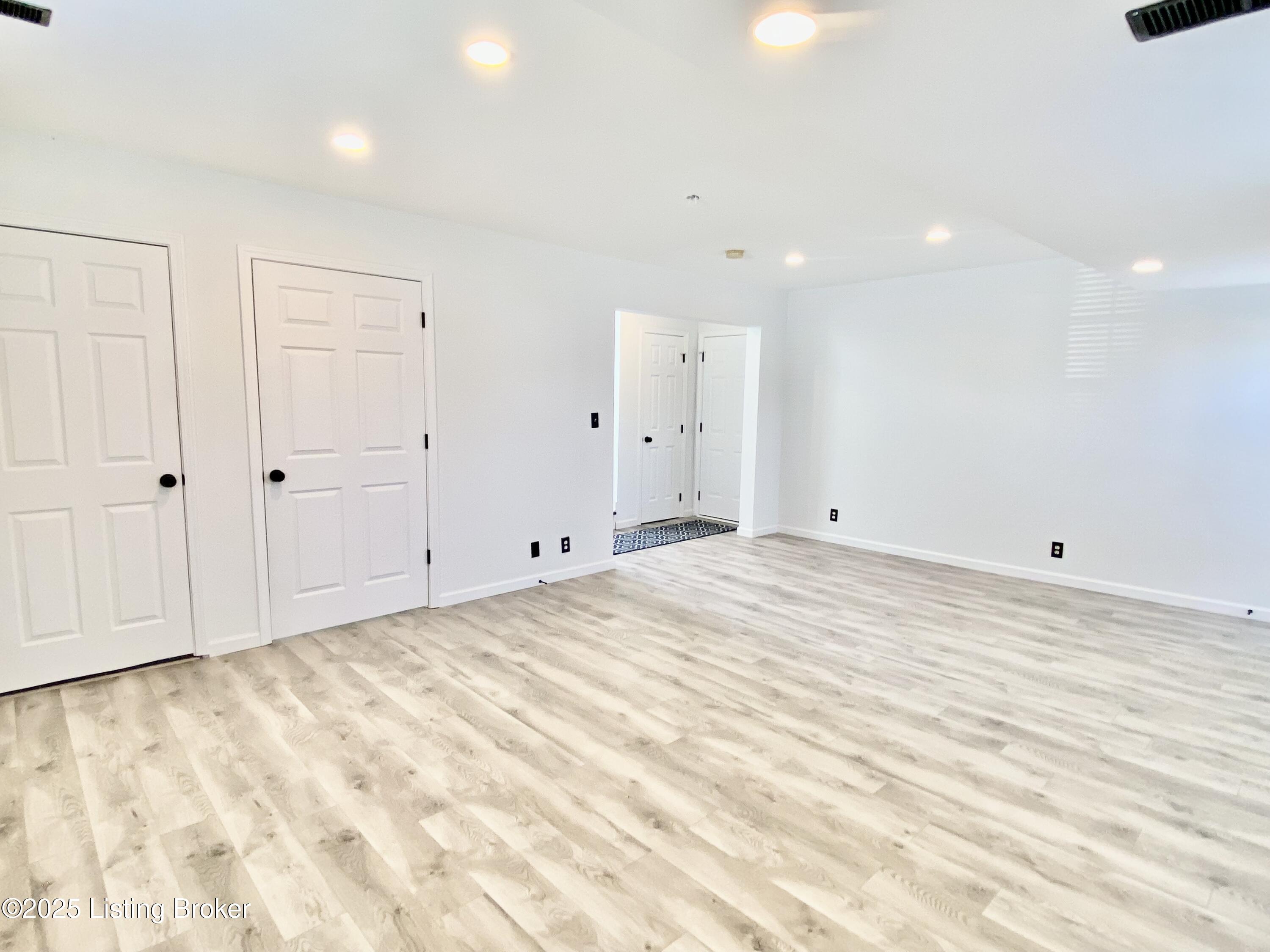 6901 Brook Bend Way