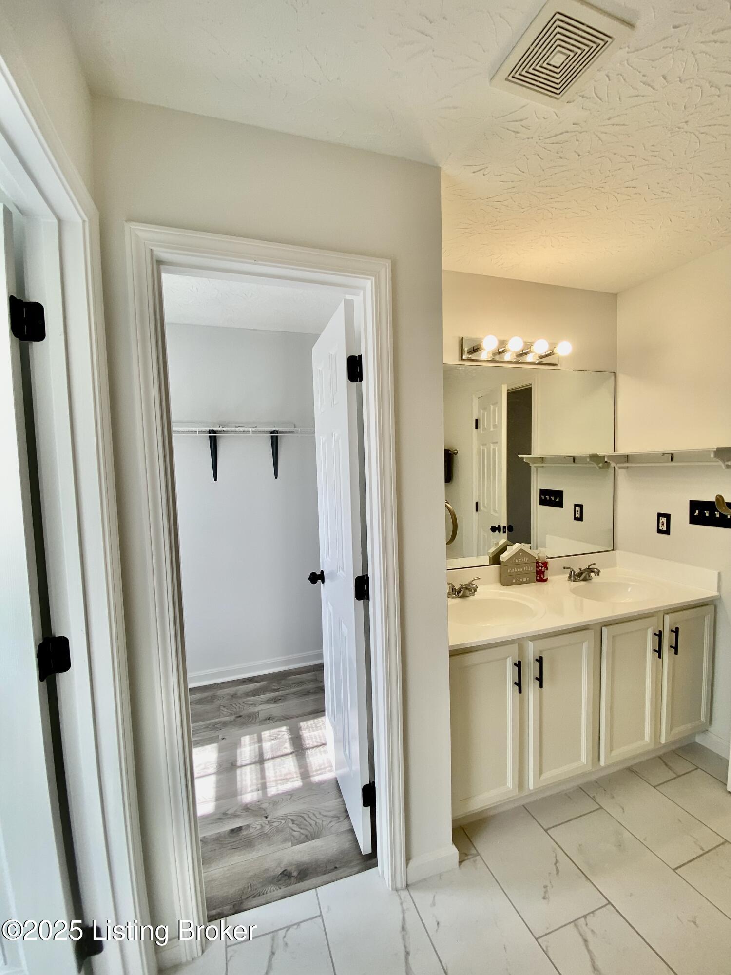 6901 Brook Bend Way