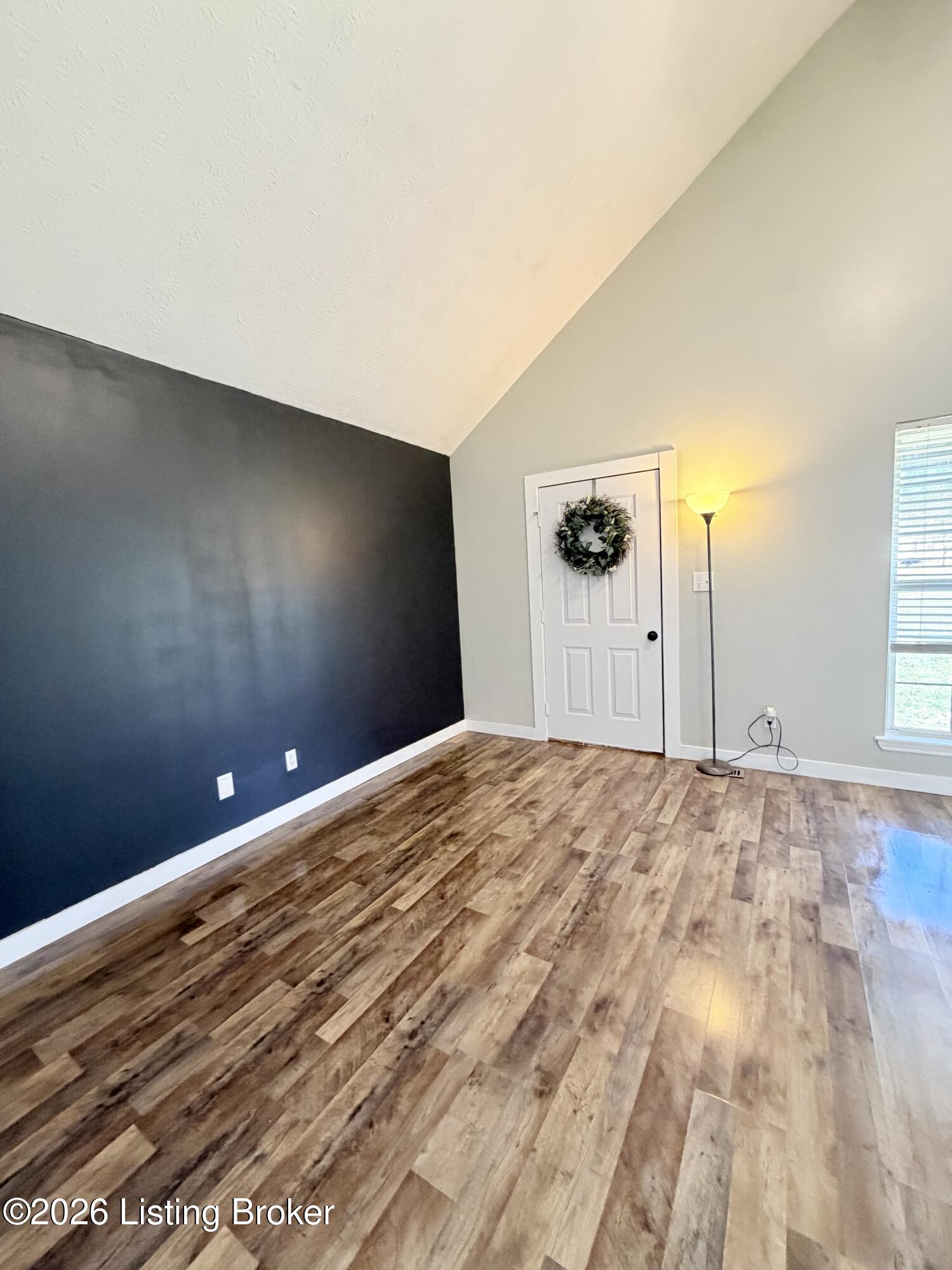 810 Rolling Ridge Cir