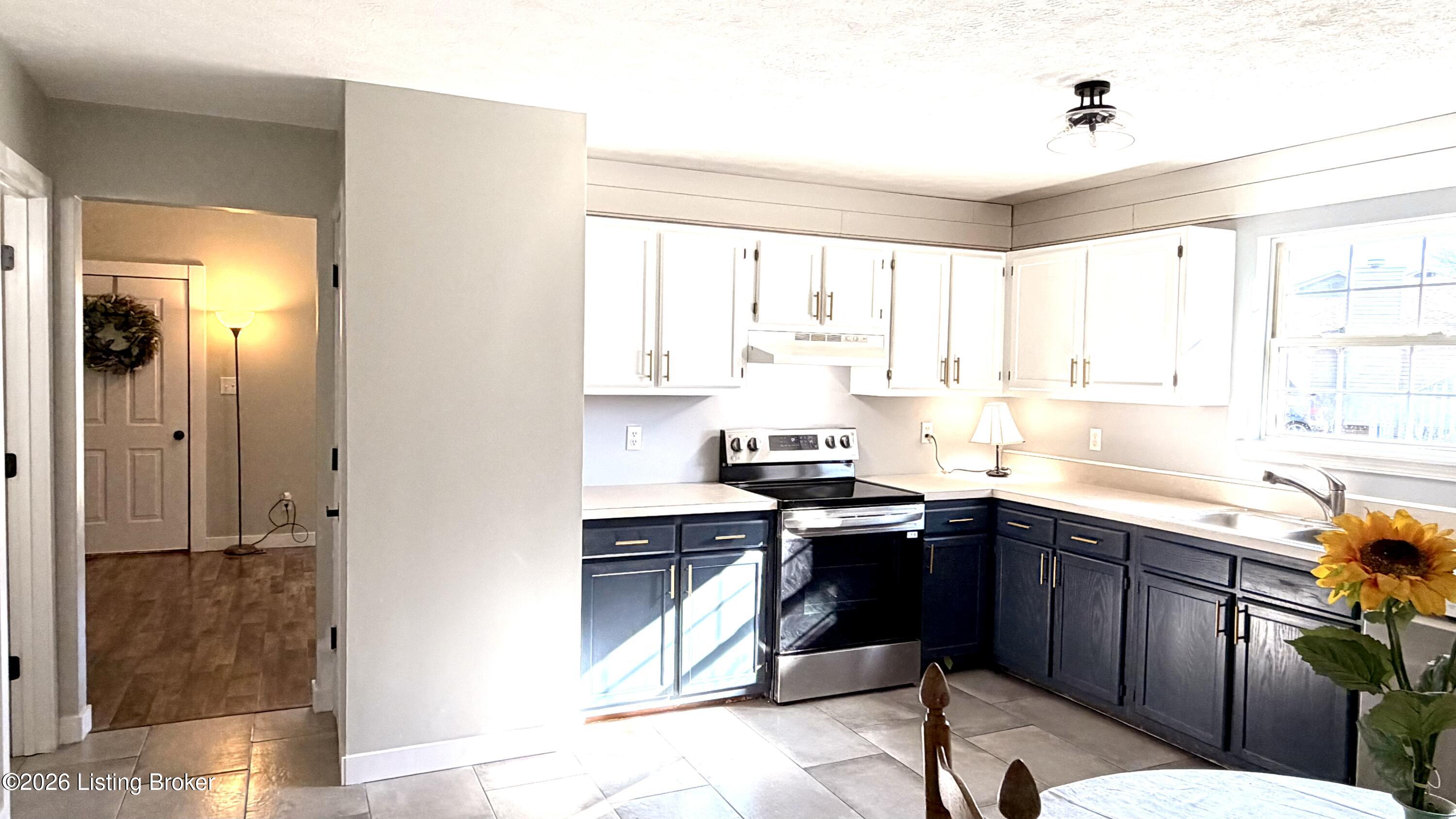 810 Rolling Ridge Cir