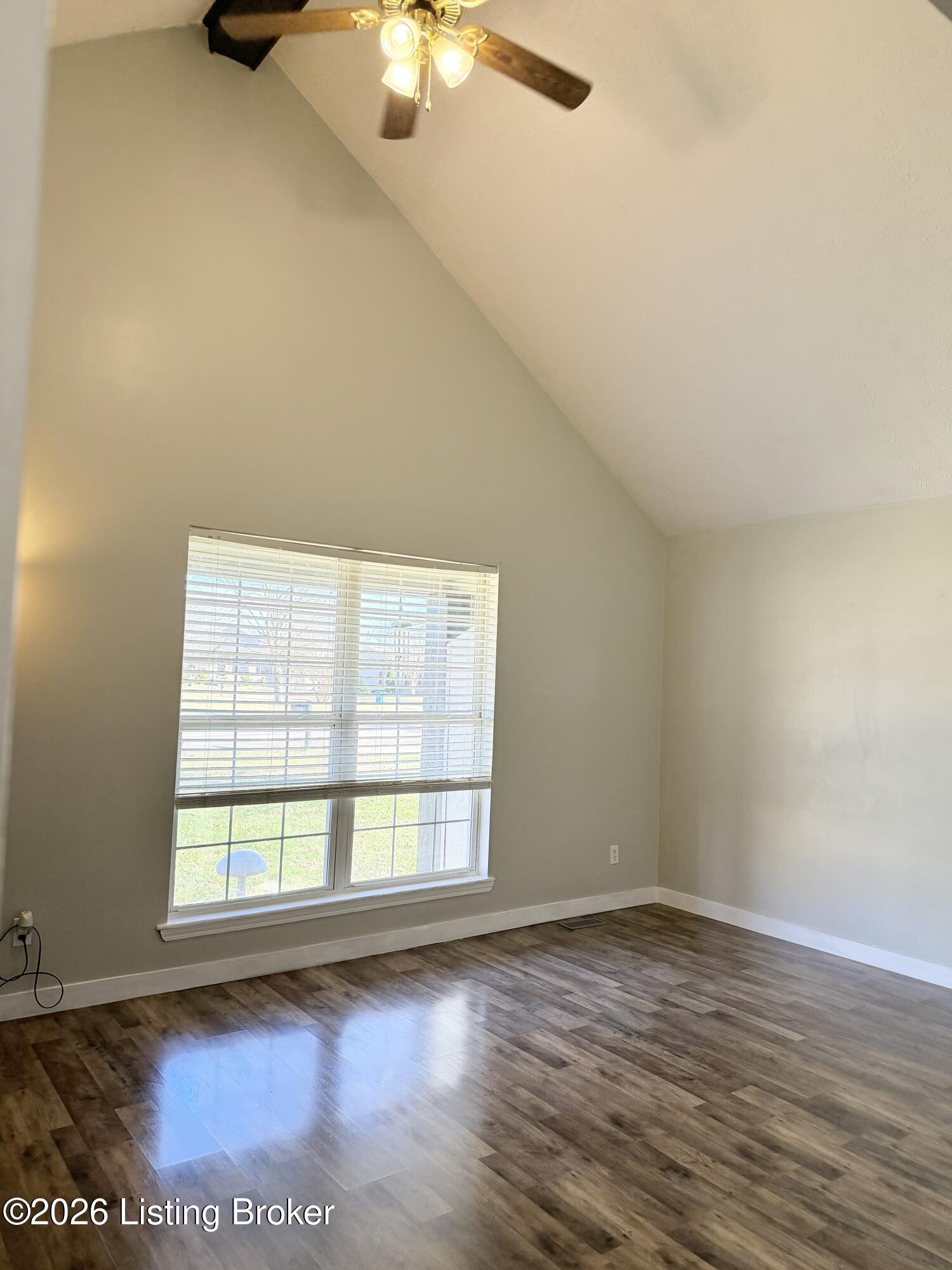810 Rolling Ridge Cir