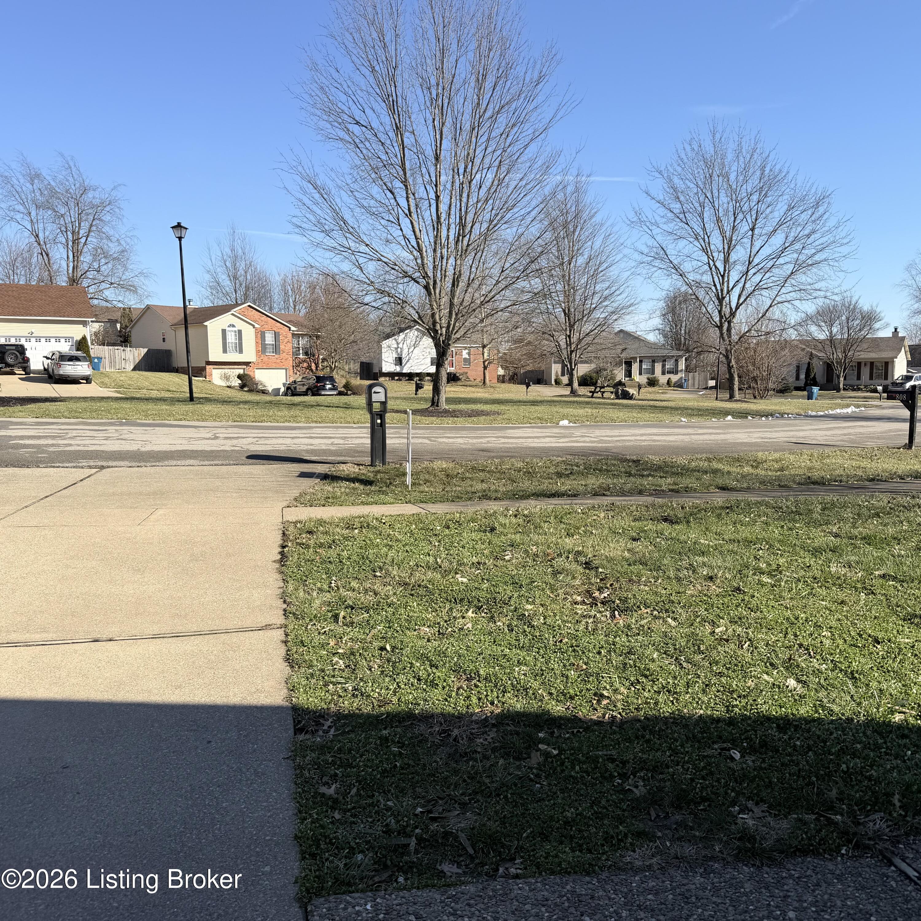 810 Rolling Ridge Cir