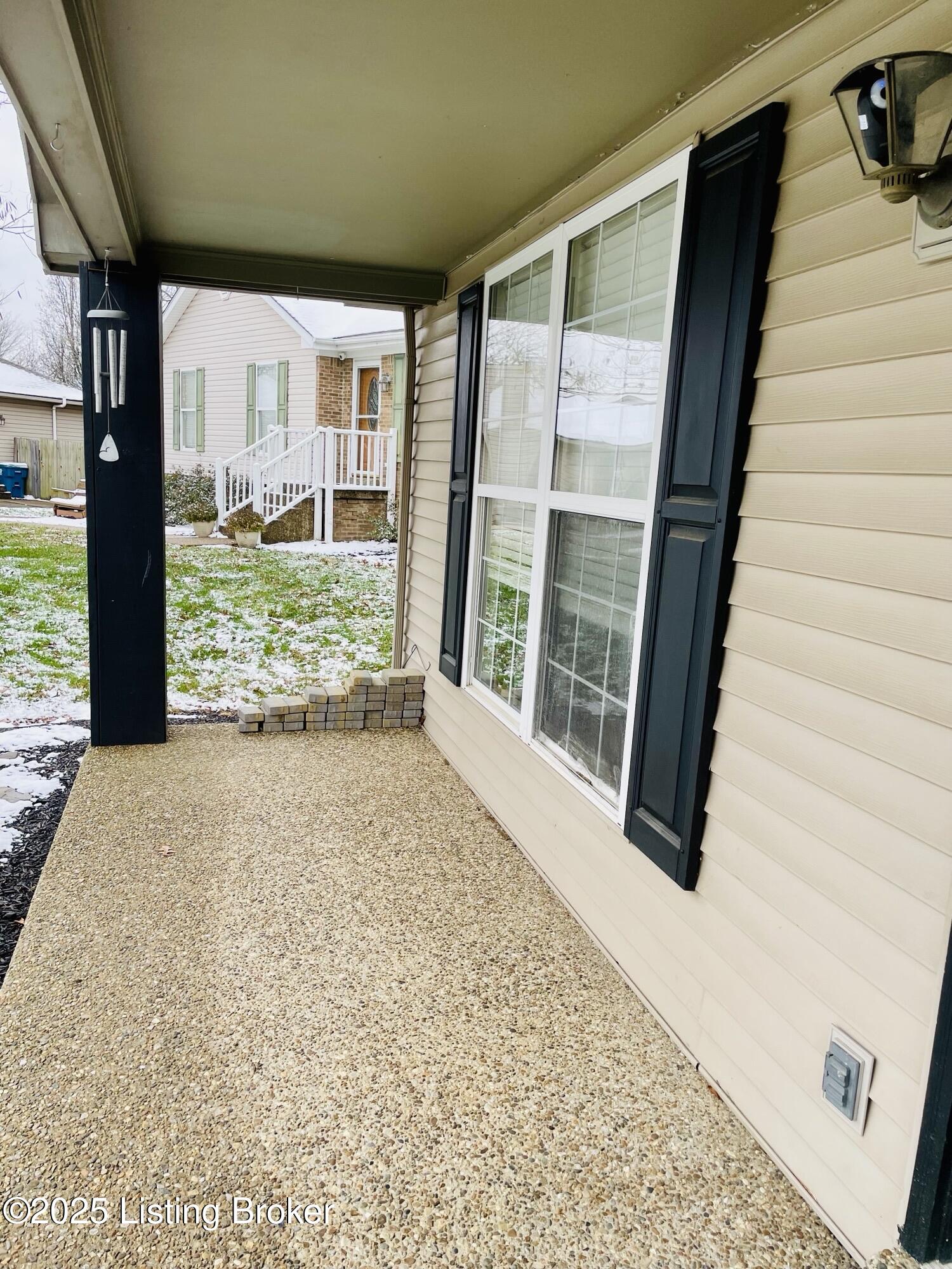810 Rolling Ridge Cir