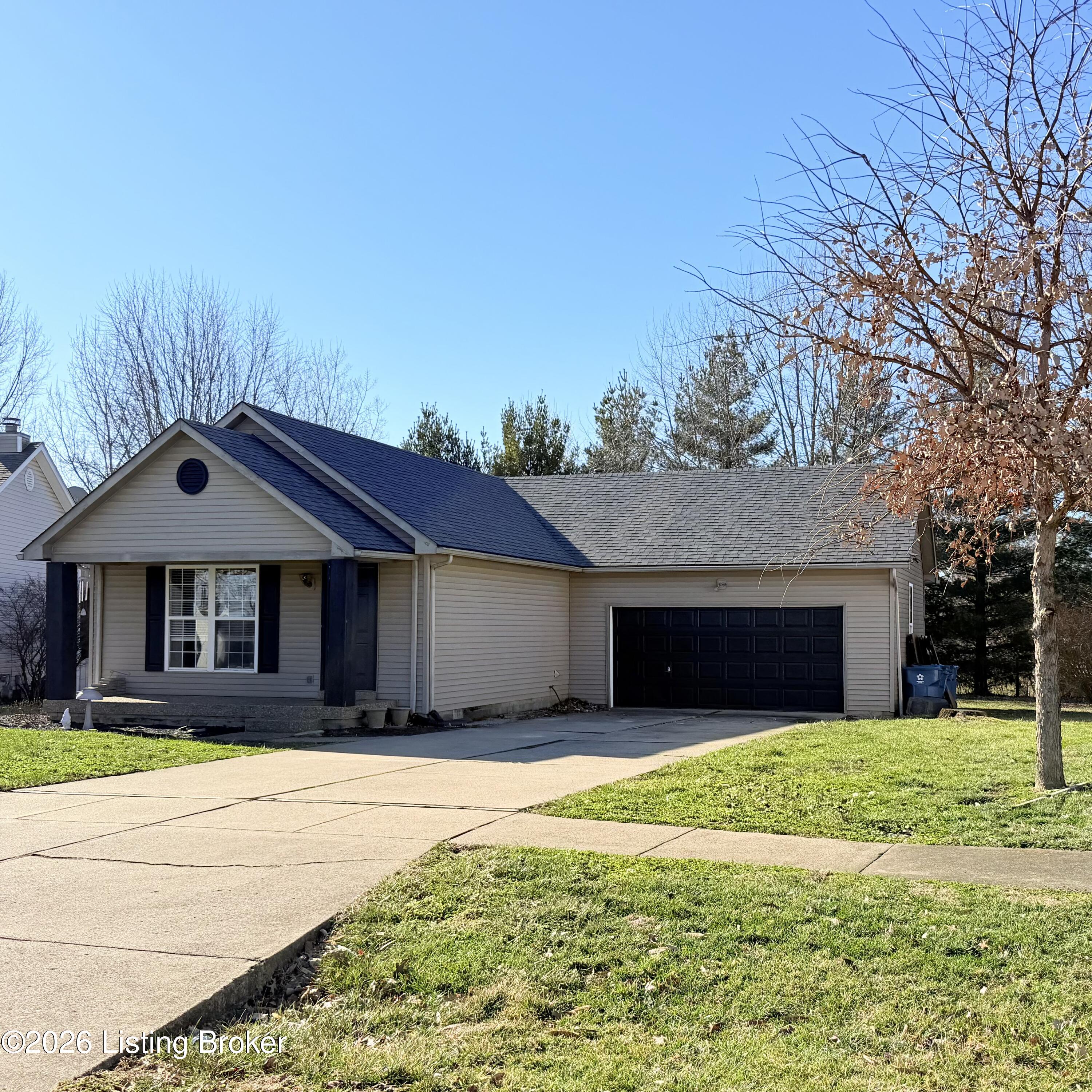 810 Rolling Ridge Cir