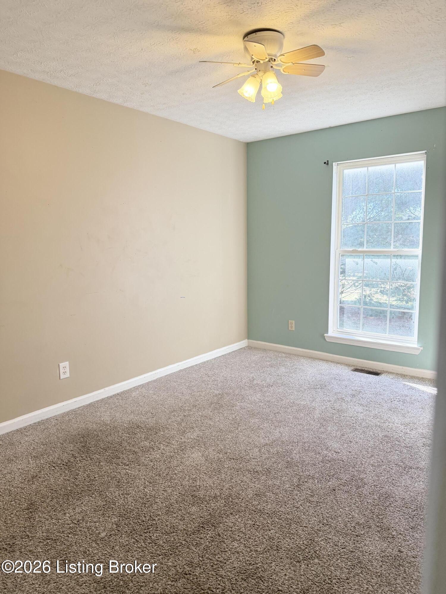 810 Rolling Ridge Cir