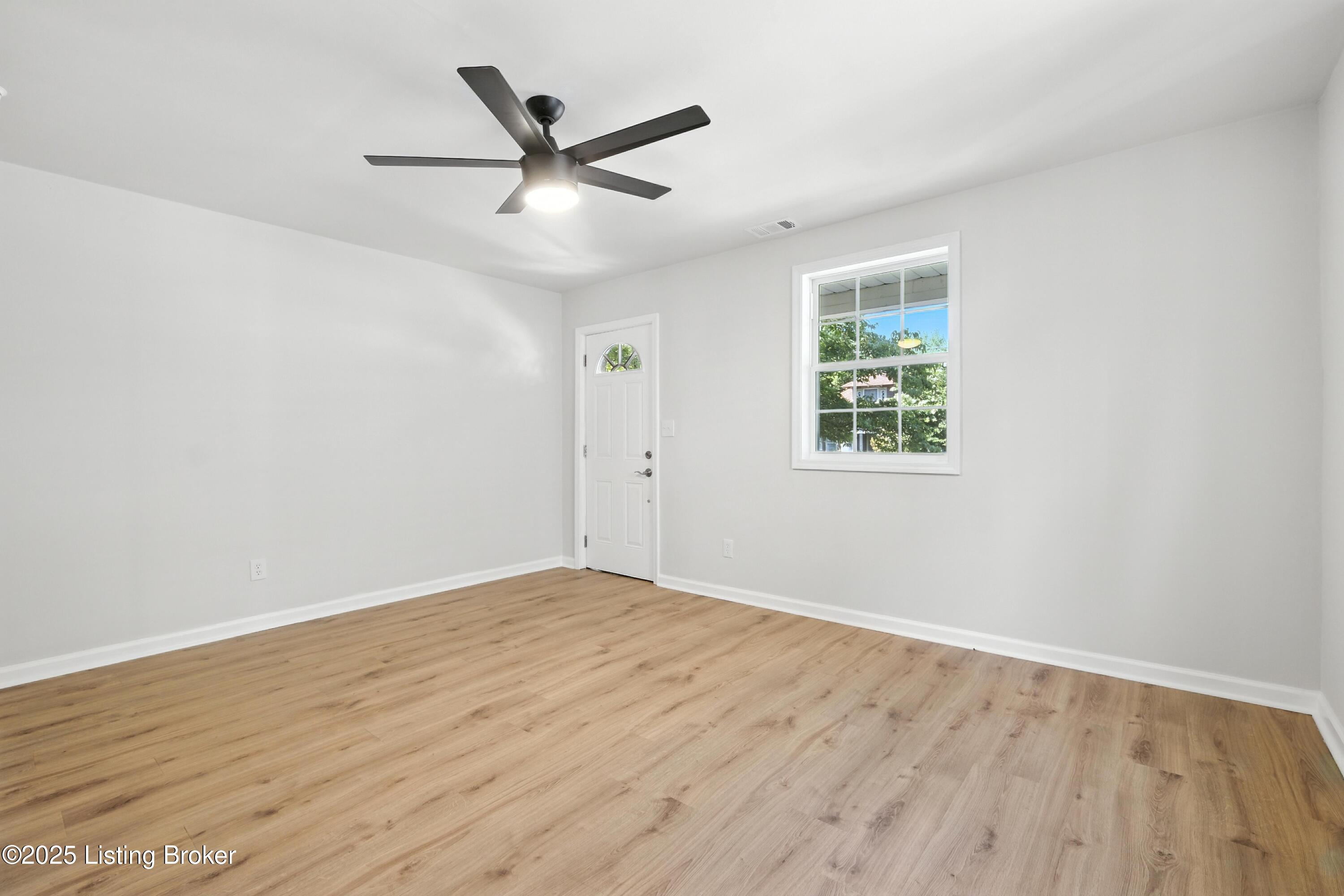 137 S Bayly Ave