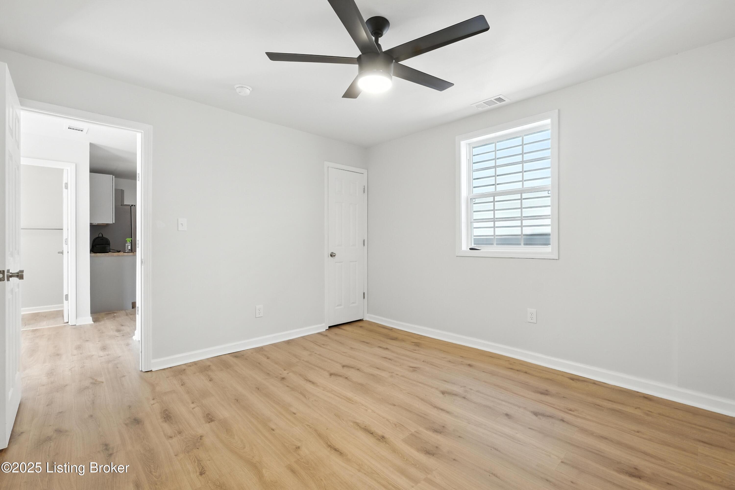 137 S Bayly Ave