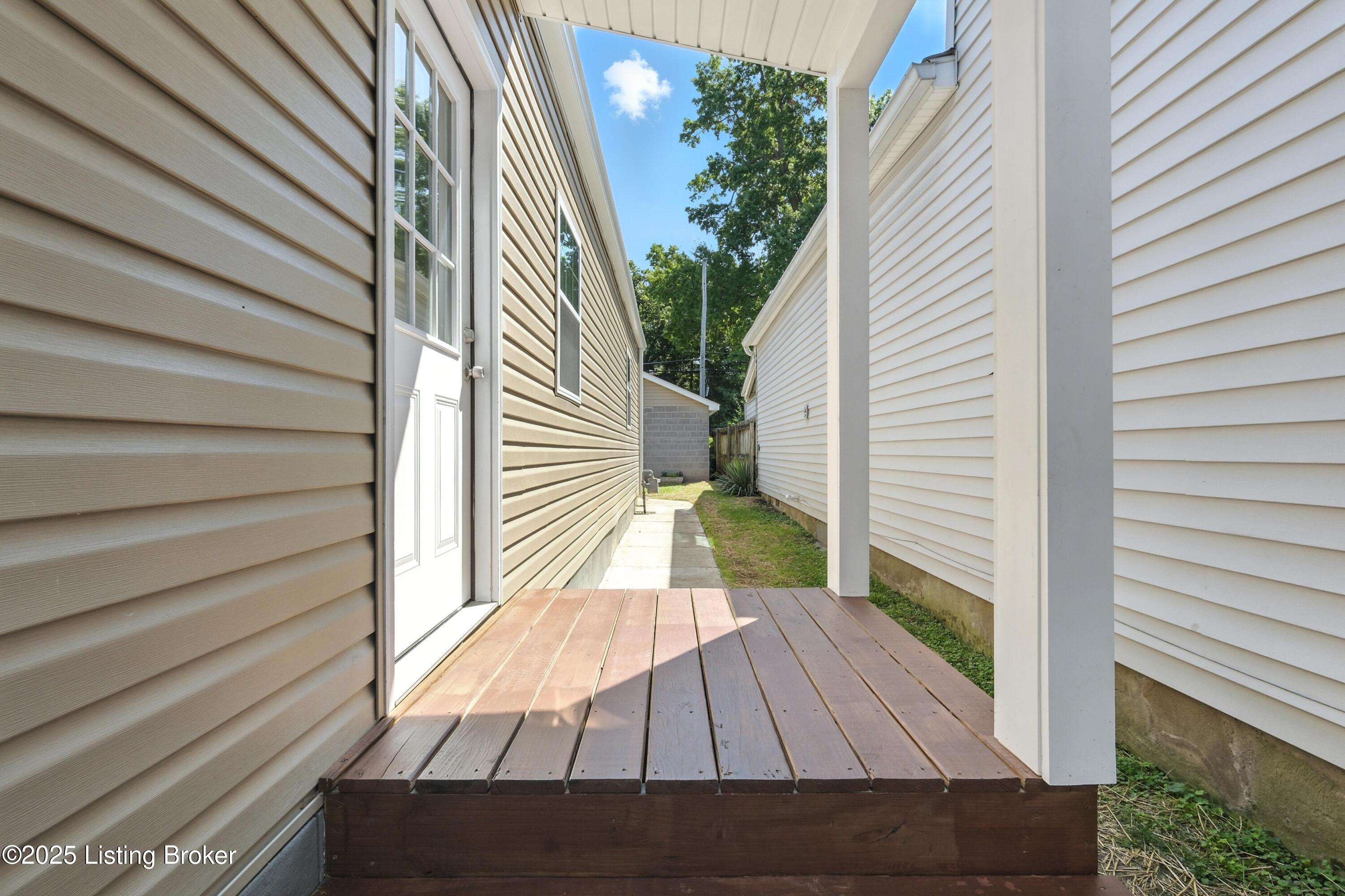 137 S Bayly Ave
