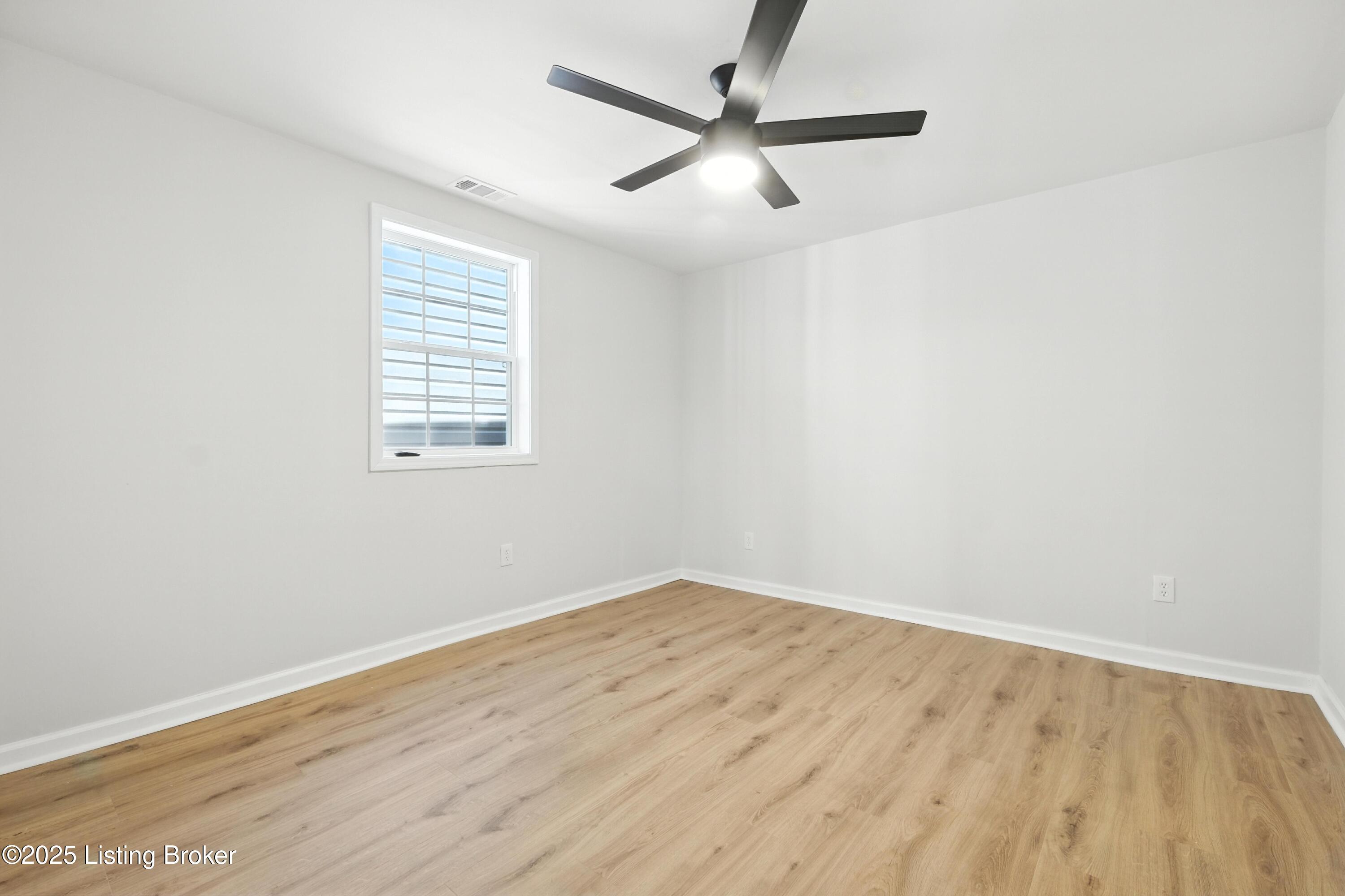 137 S Bayly Ave