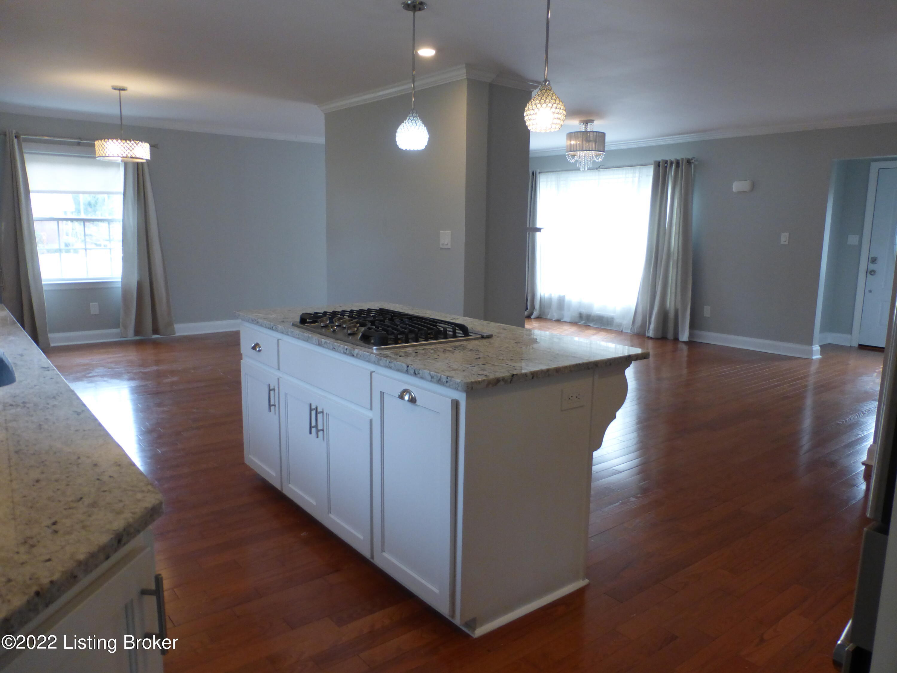 701 Rudy Ln