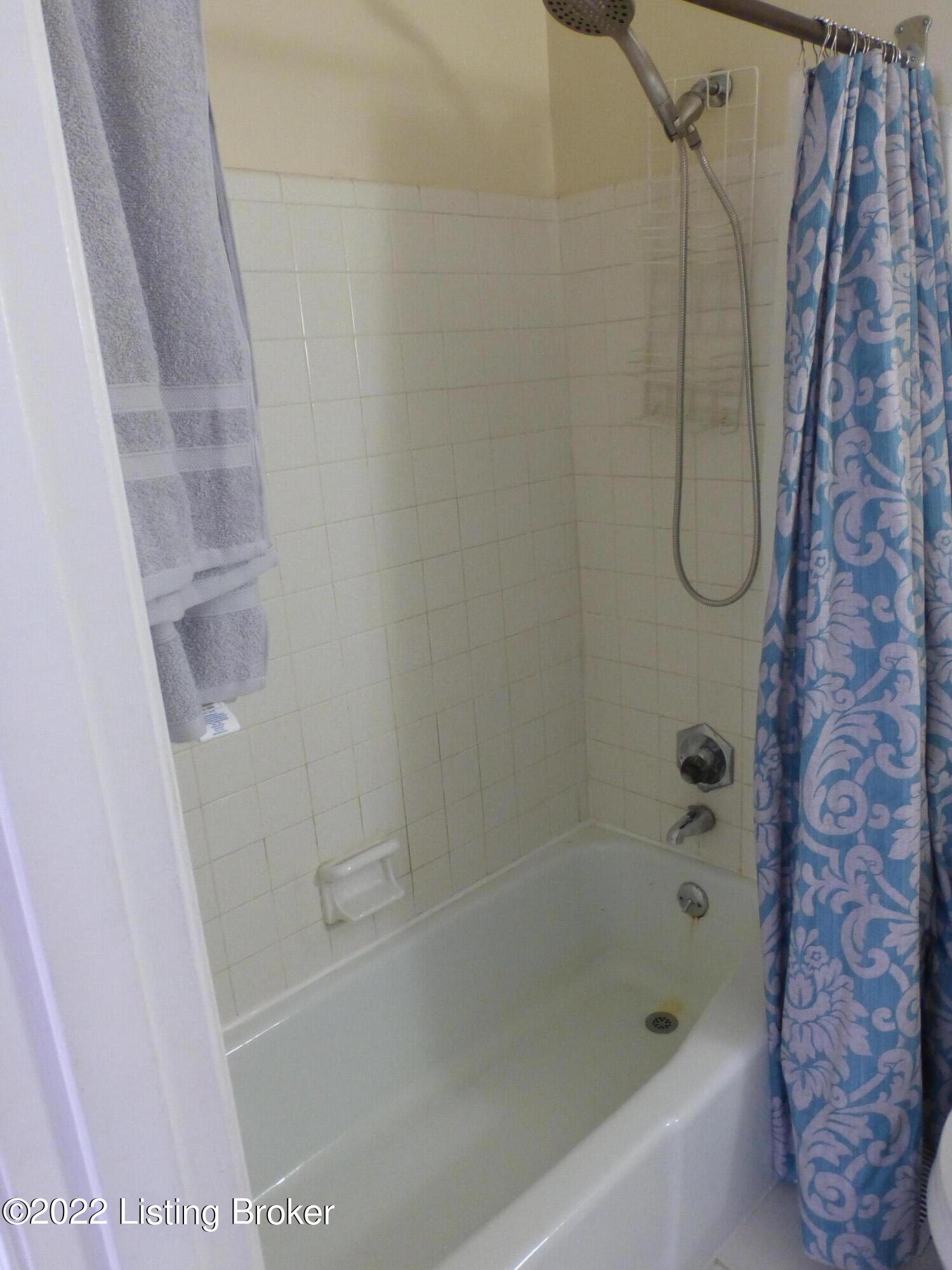 701 Rudy Ln