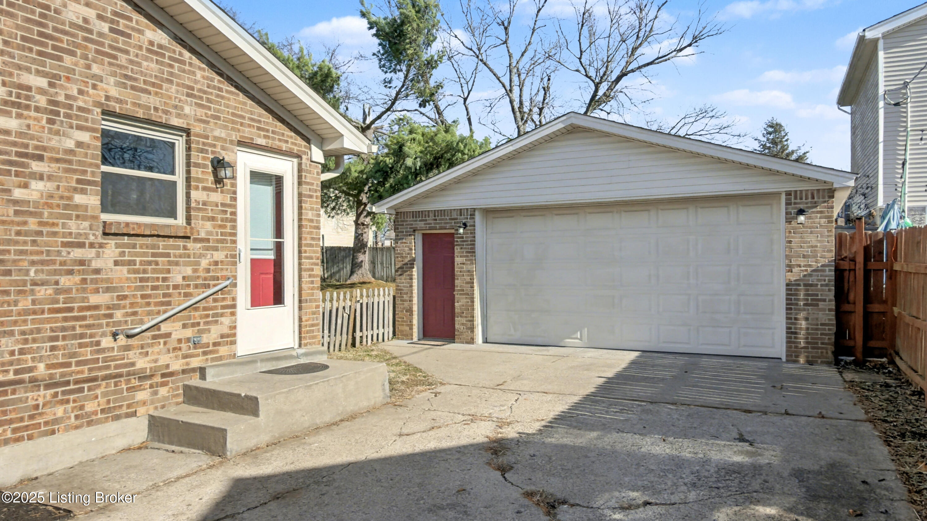 8209 Vaughn Mill Rd