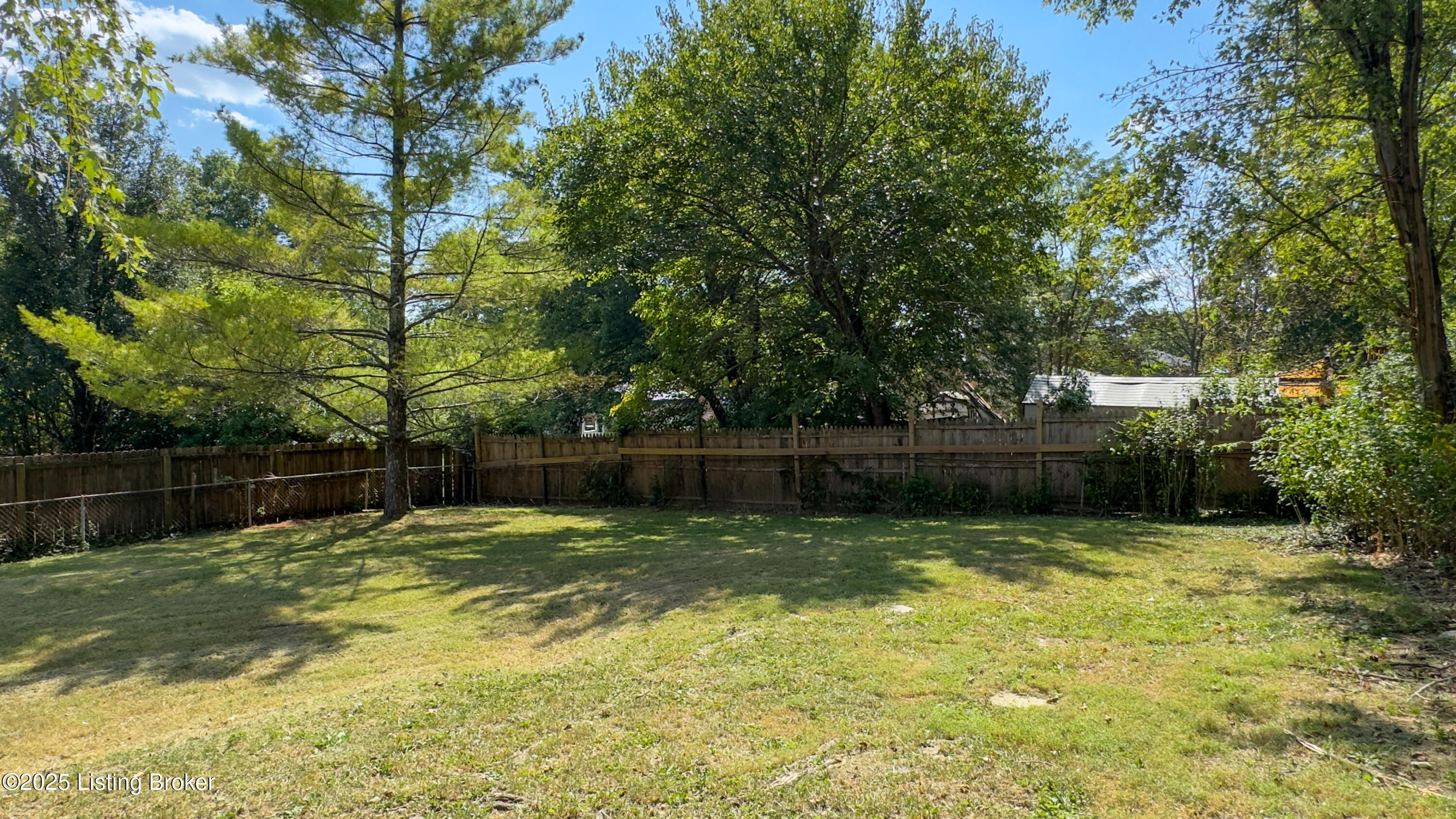 6812 Abbott Ln