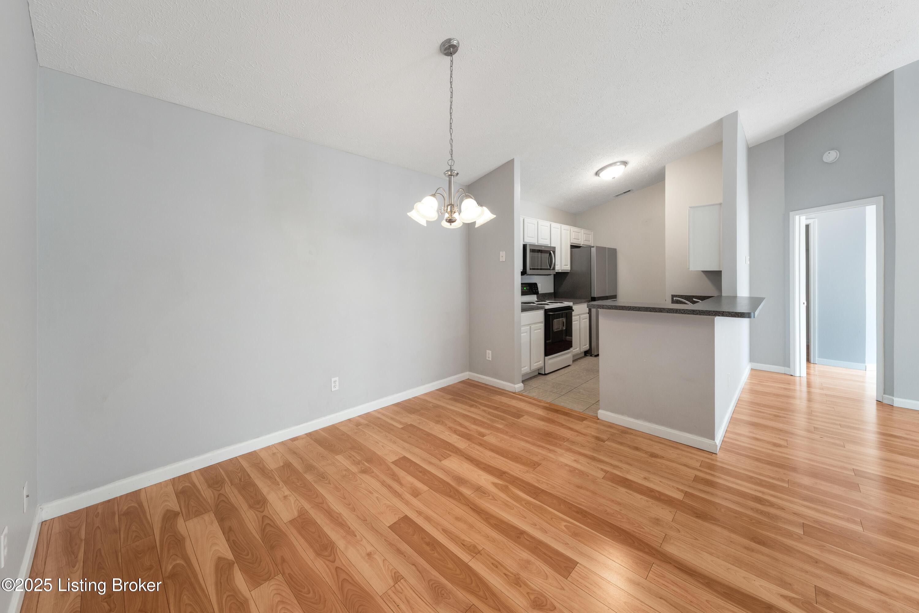 9206 Hawthorne Pointe Dr UNIT 202