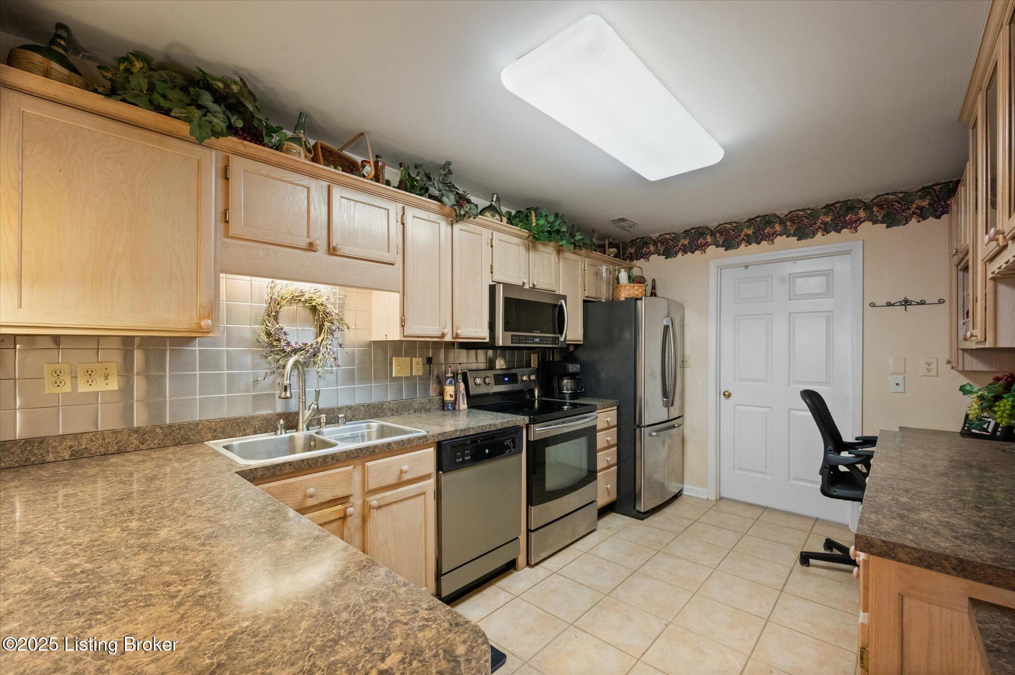 117 Hazelnut Ct