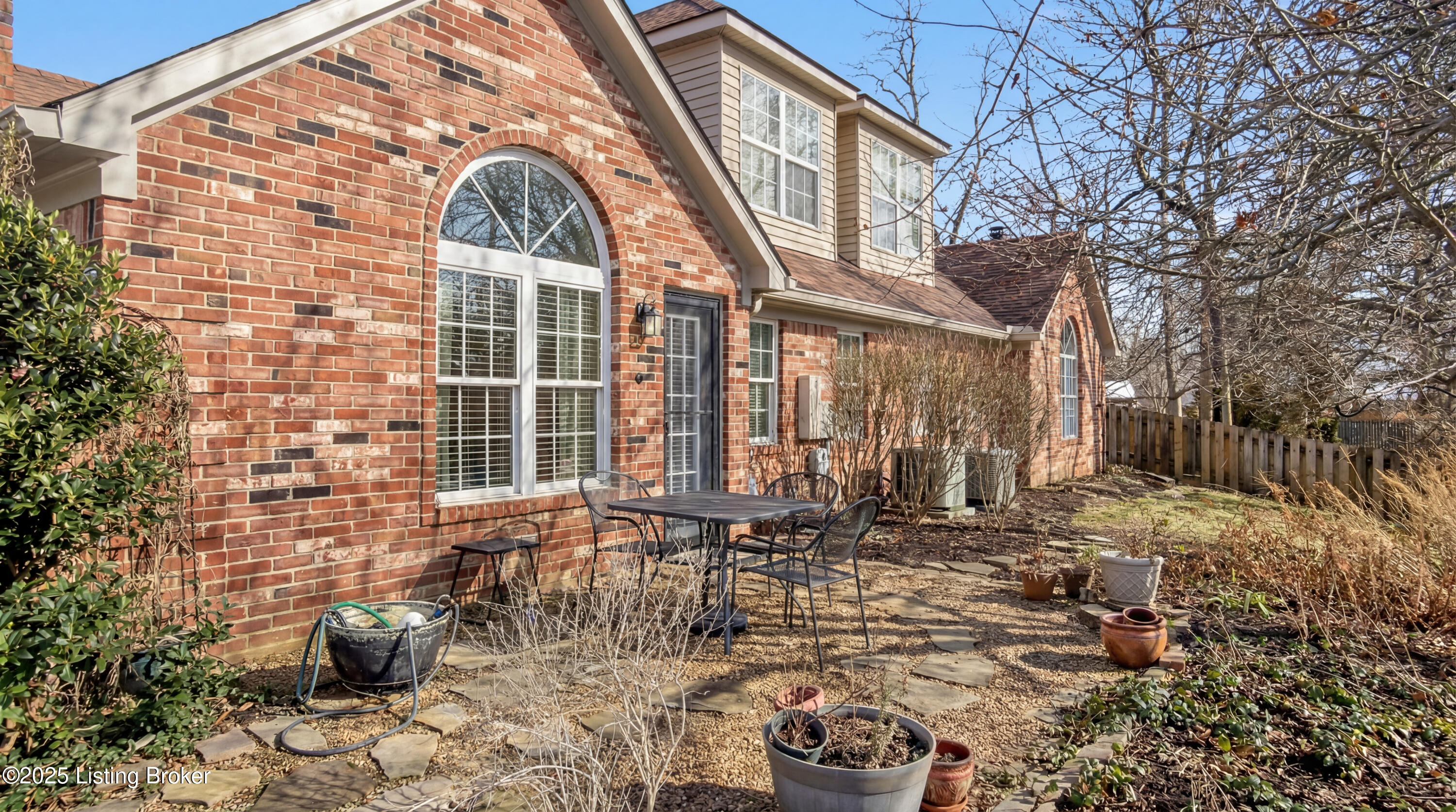 9307 Springmont Pl