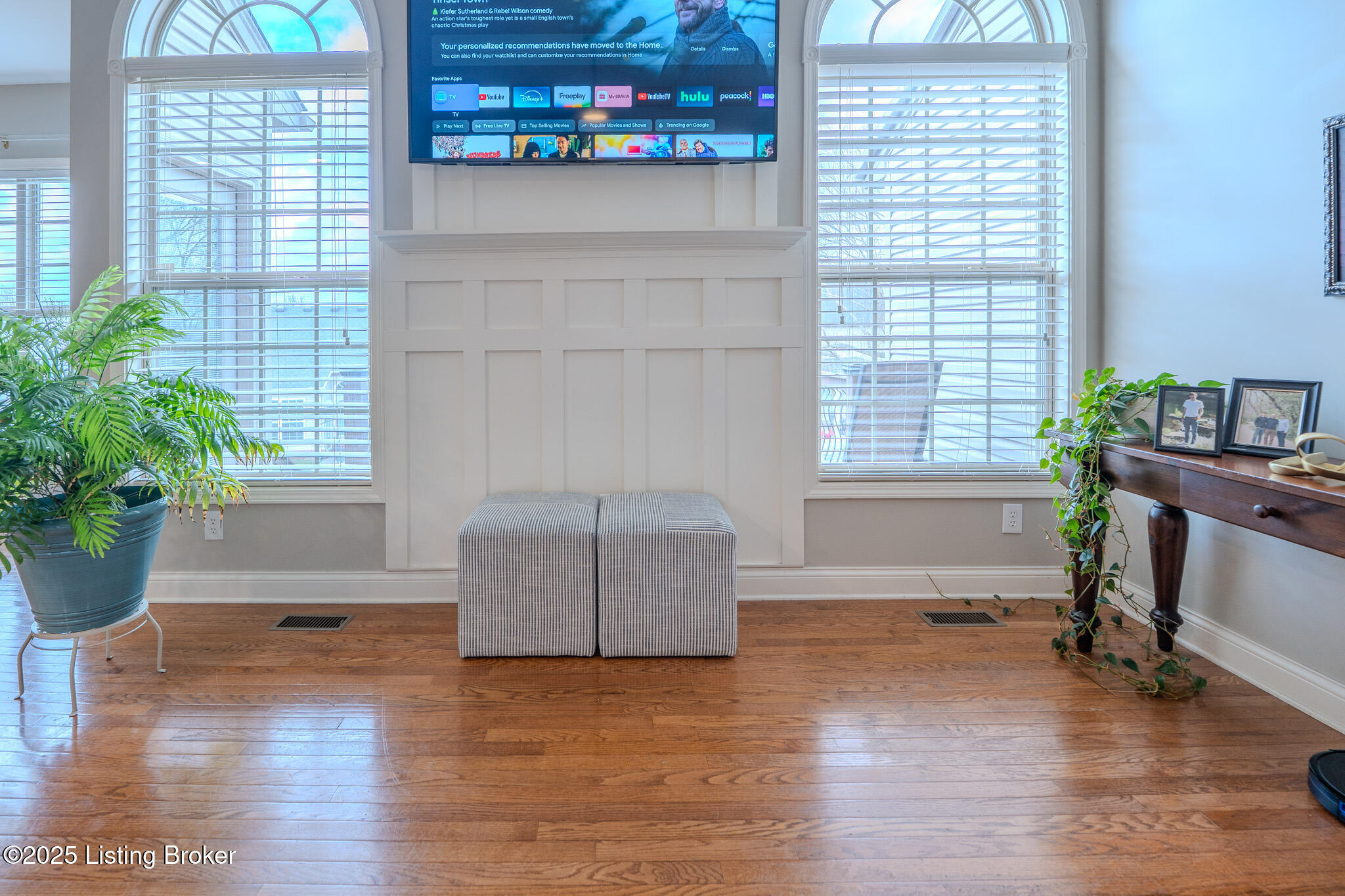 8017 Williamsgate Cir