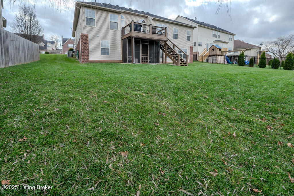 8017 Williamsgate Cir