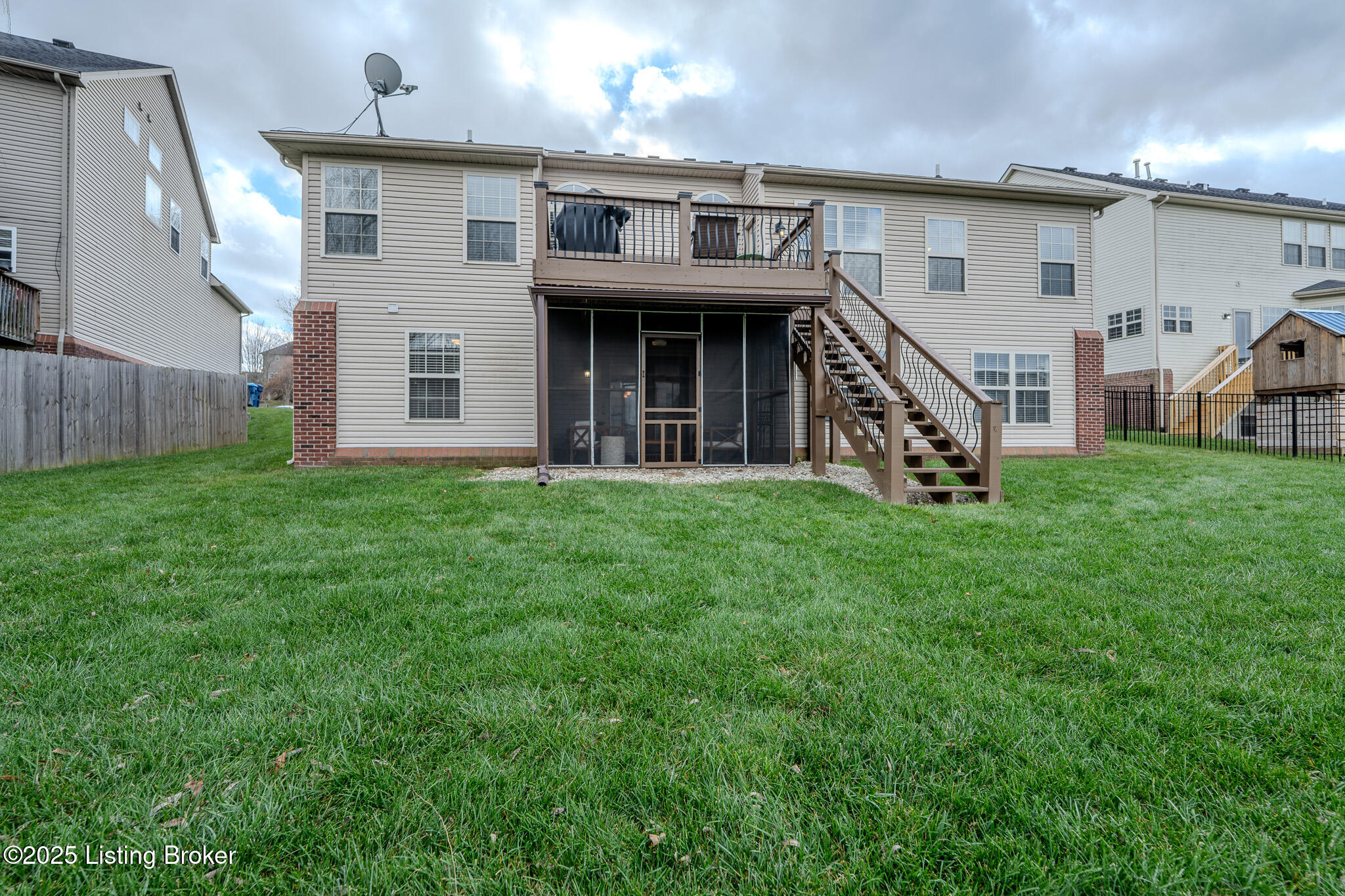 8017 Williamsgate Cir