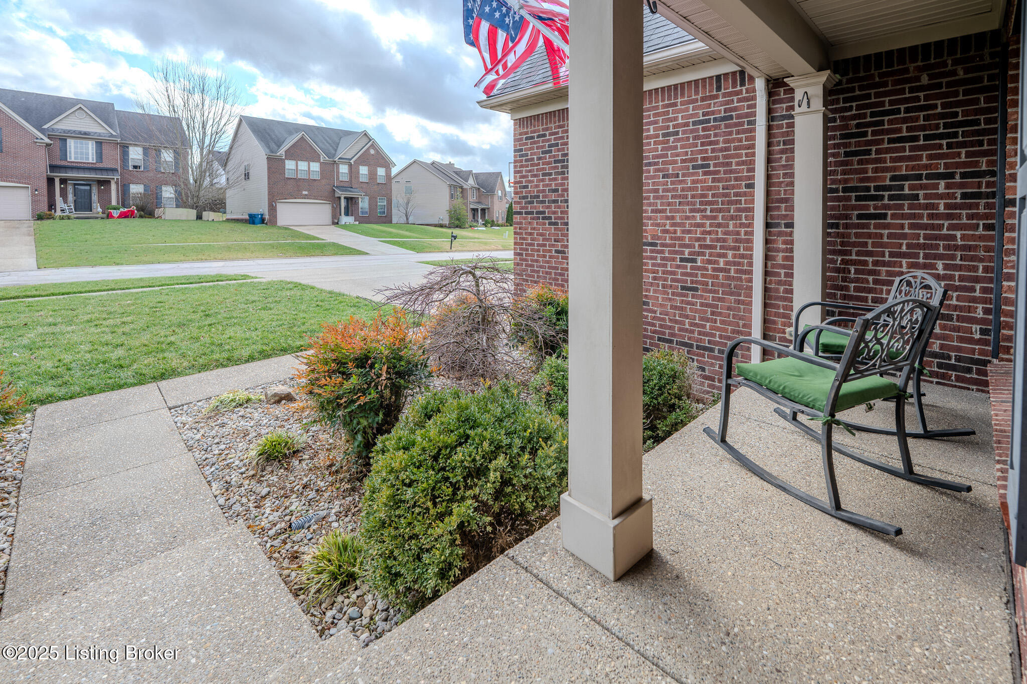 8017 Williamsgate Cir
