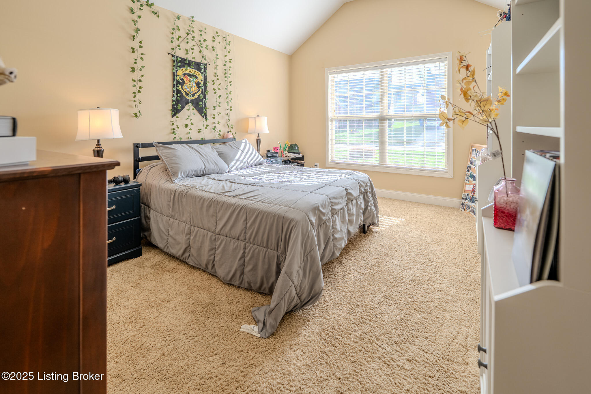 8017 Williamsgate Cir