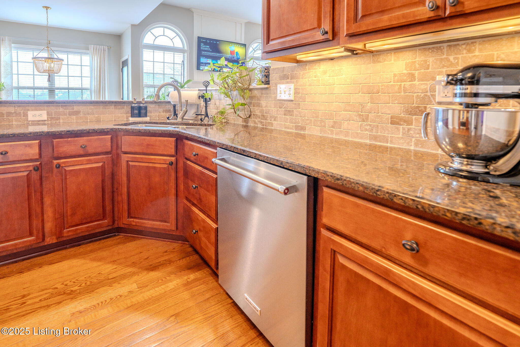 8017 Williamsgate Cir