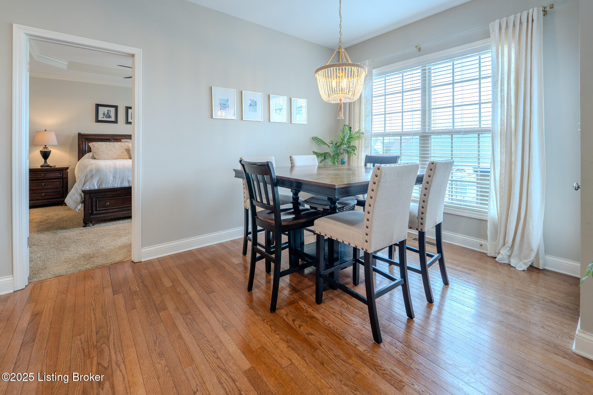 8017 Williamsgate Cir