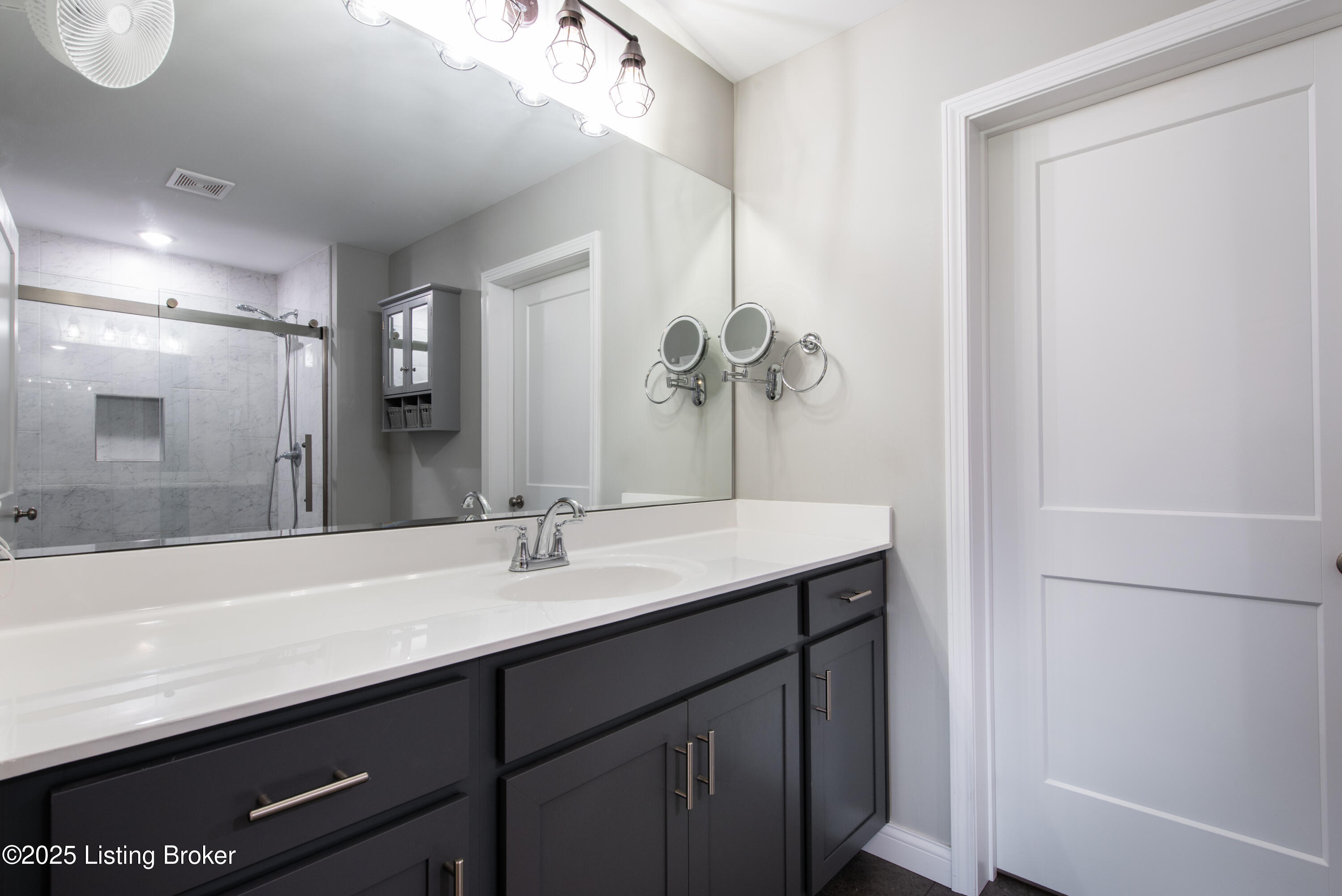 24 Greenbriar Dr