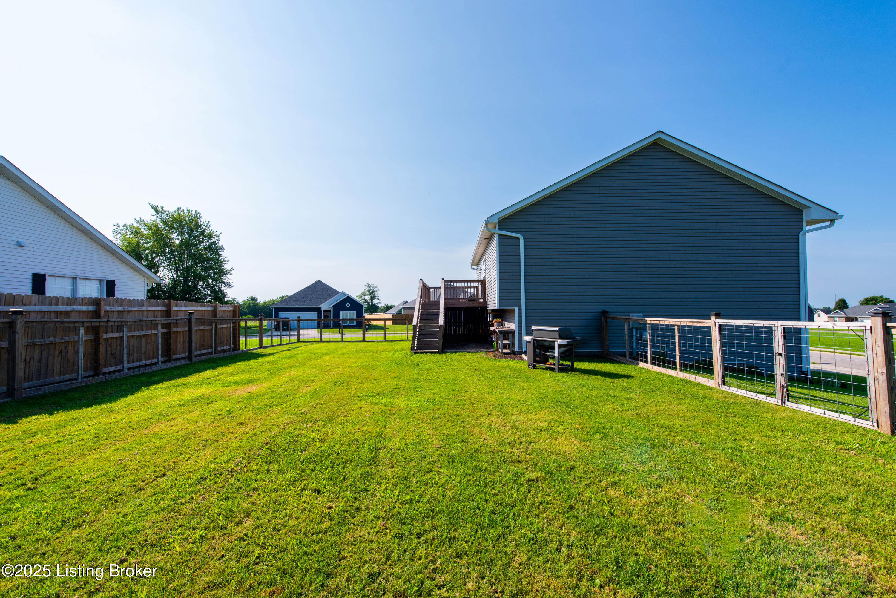 24 Greenbriar Dr