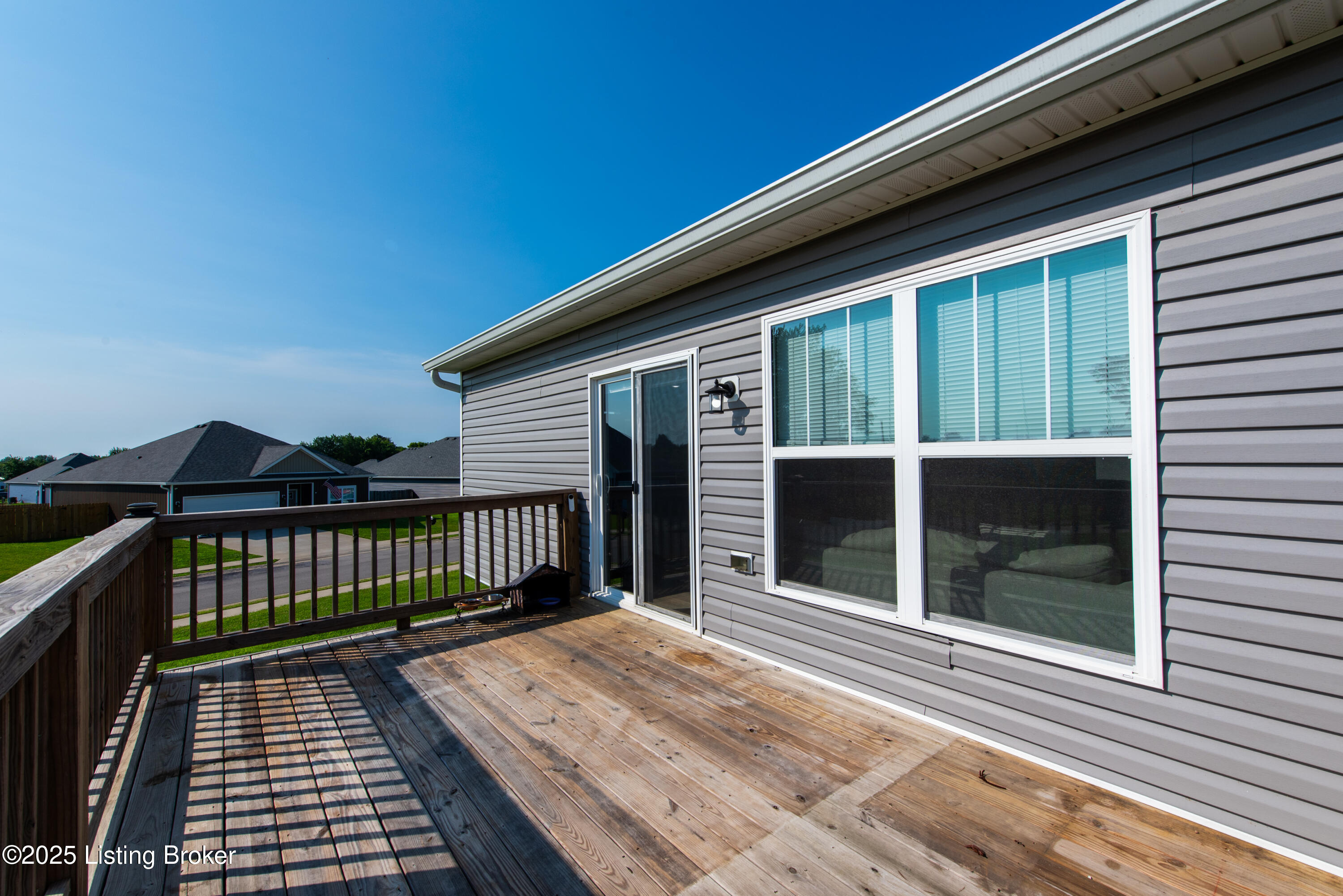 24 Greenbriar Dr