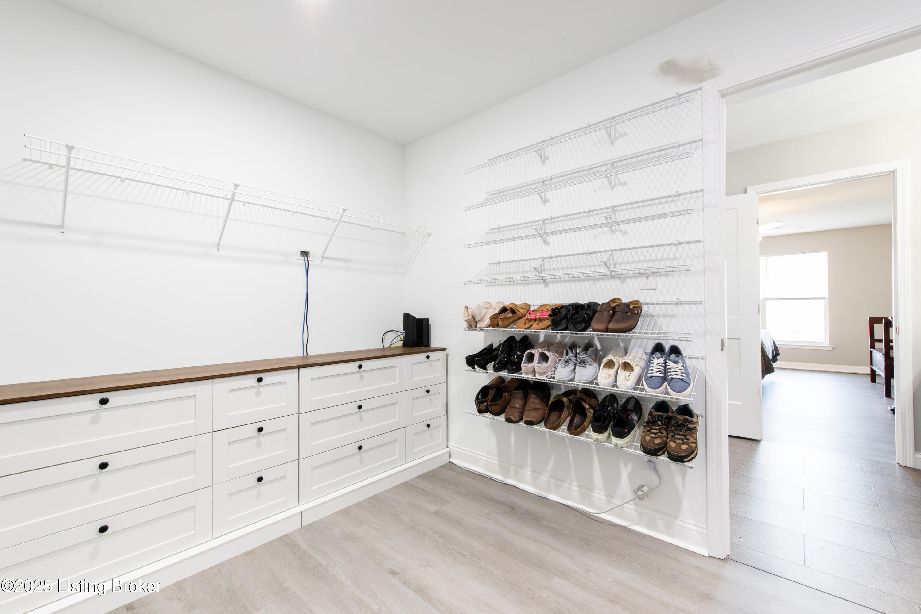 24 Greenbriar Dr