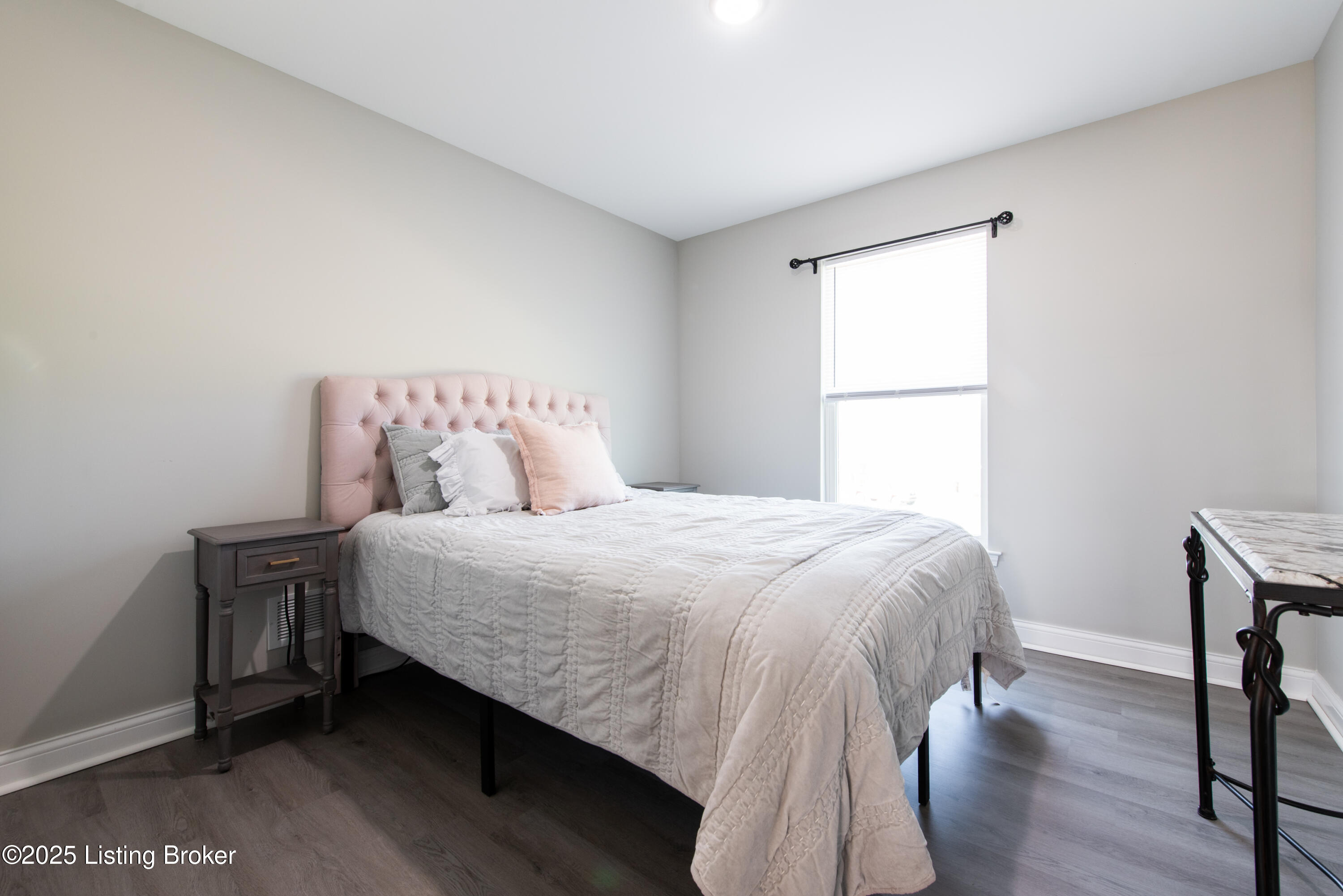 24 Greenbriar Dr