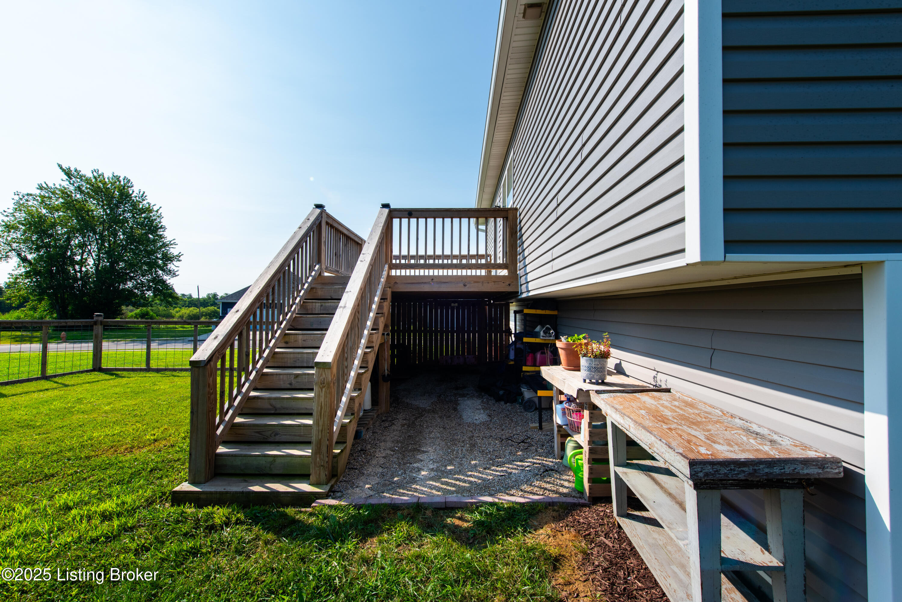 24 Greenbriar Dr