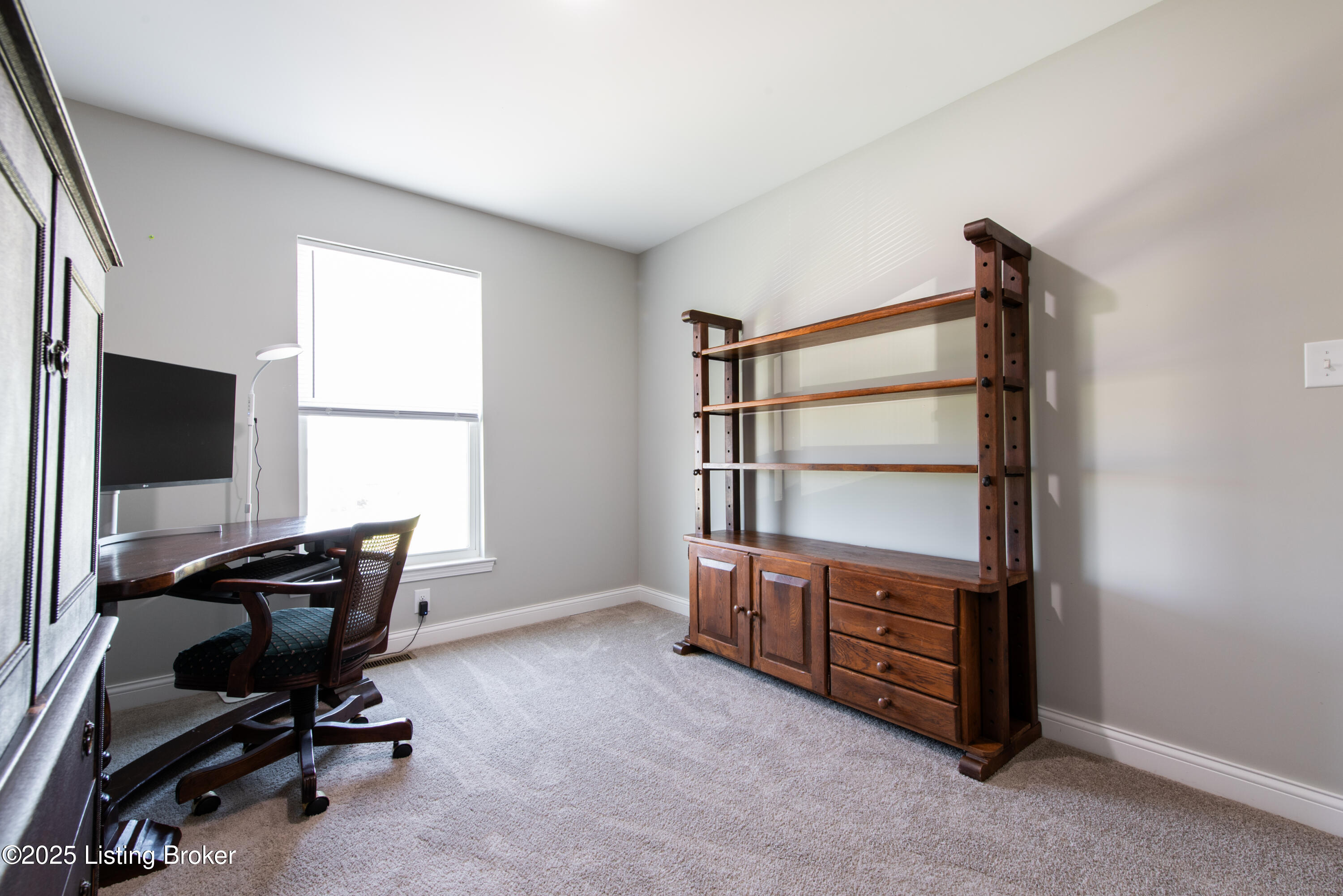 24 Greenbriar Dr