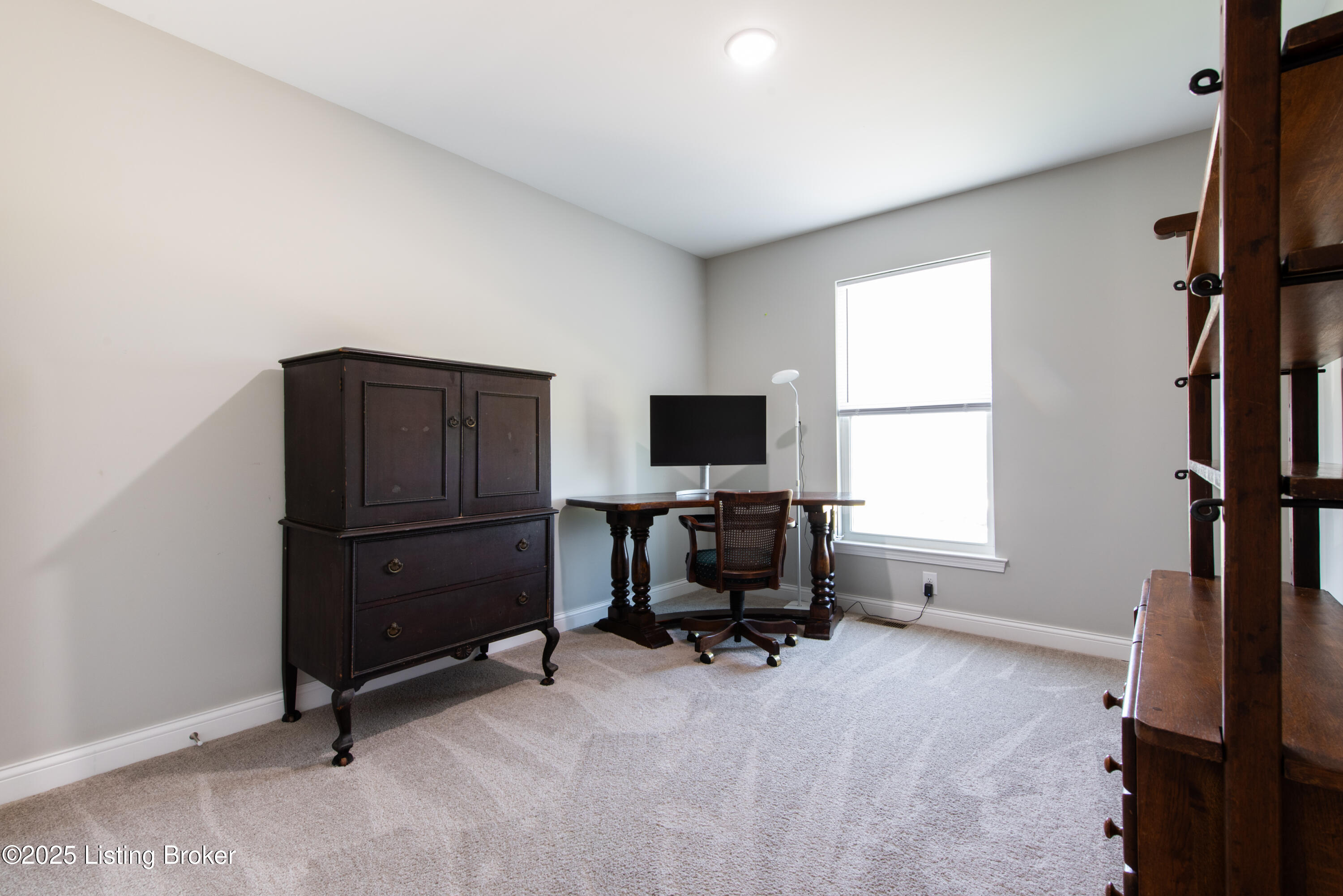 24 Greenbriar Dr