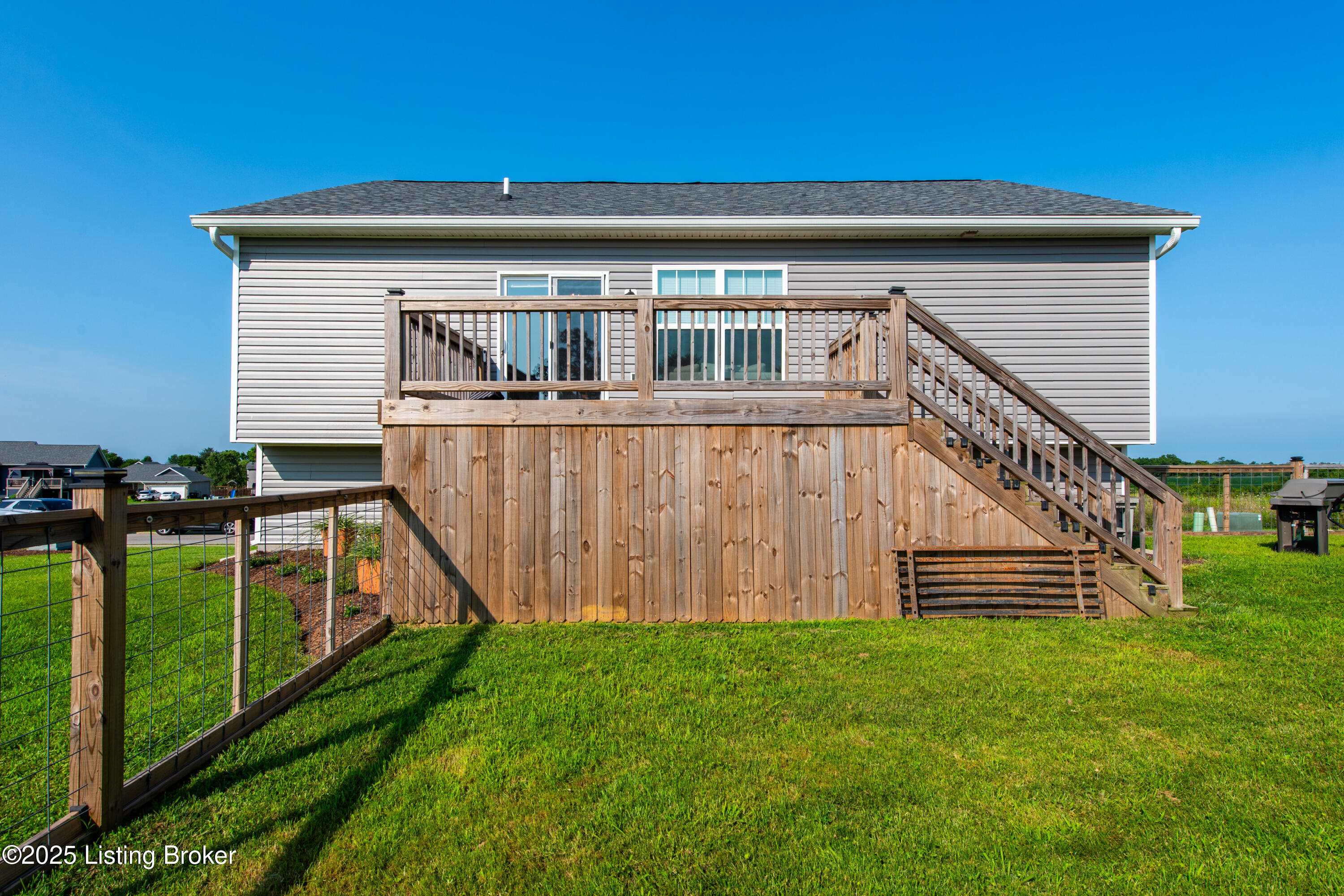 24 Greenbriar Dr