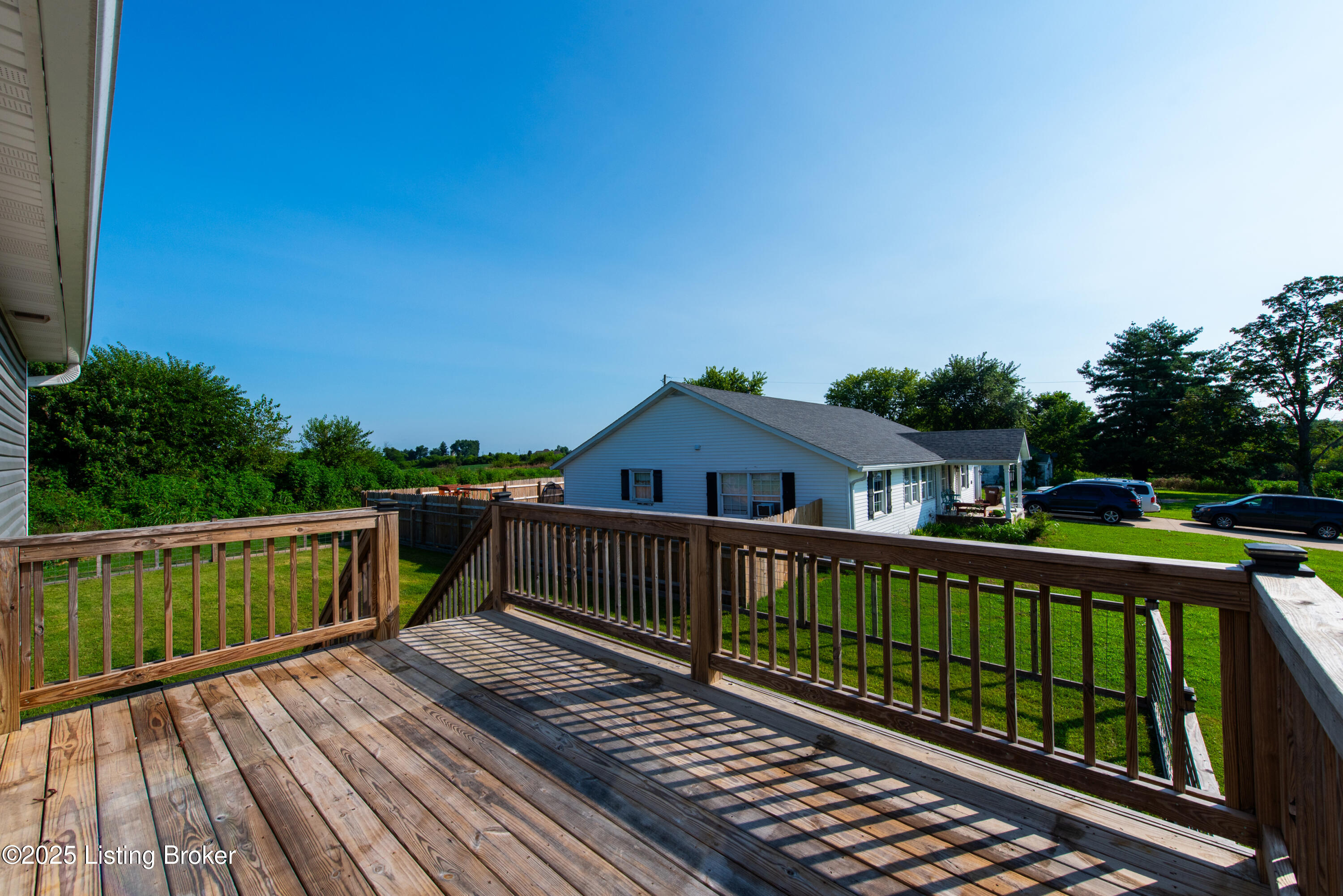 24 Greenbriar Dr