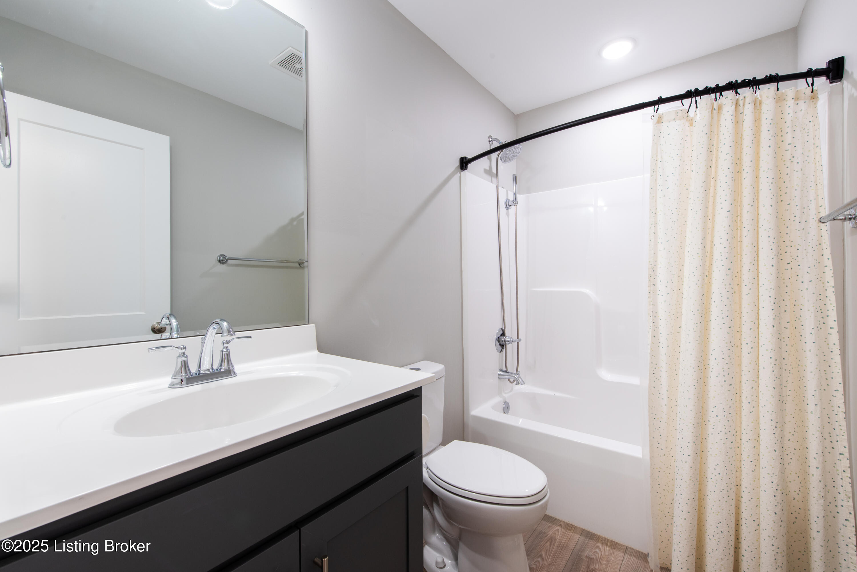 24 Greenbriar Dr