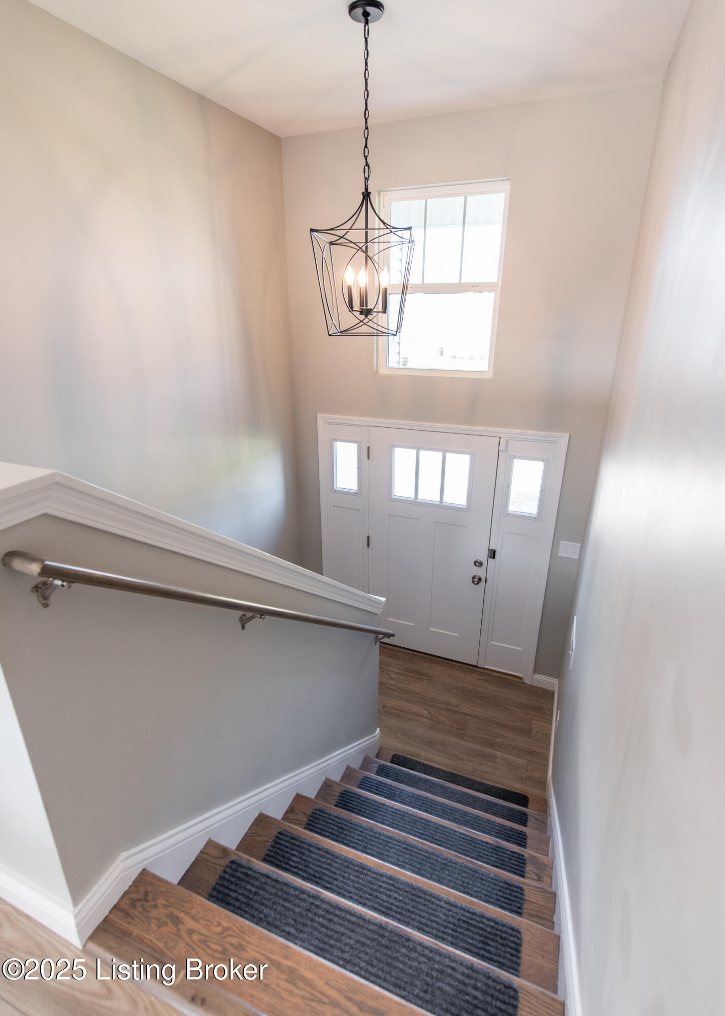 24 Greenbriar Dr